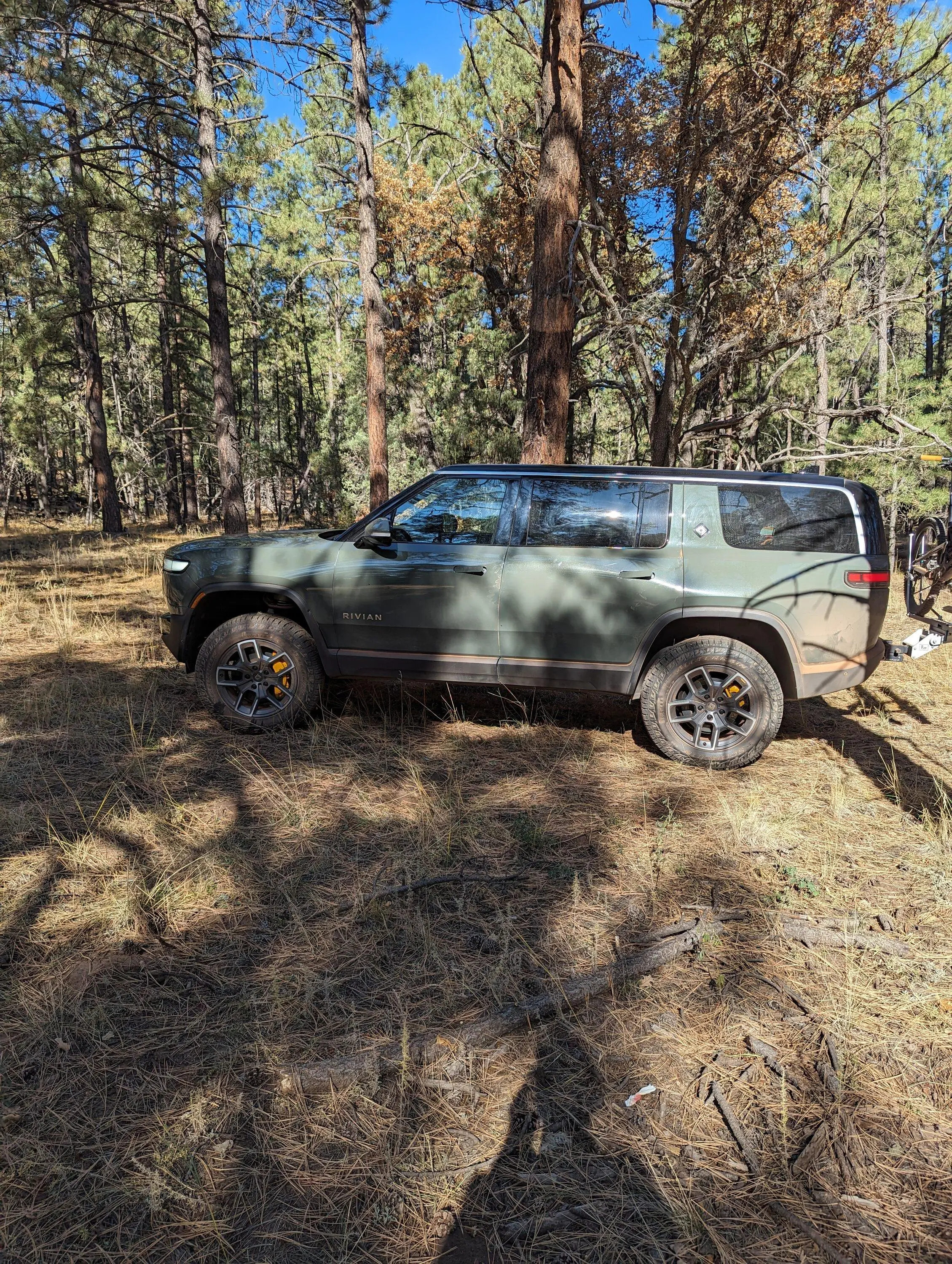 Rivian R1T R1S rear window disintegrated on the R1S PXL_20231021_161028209
