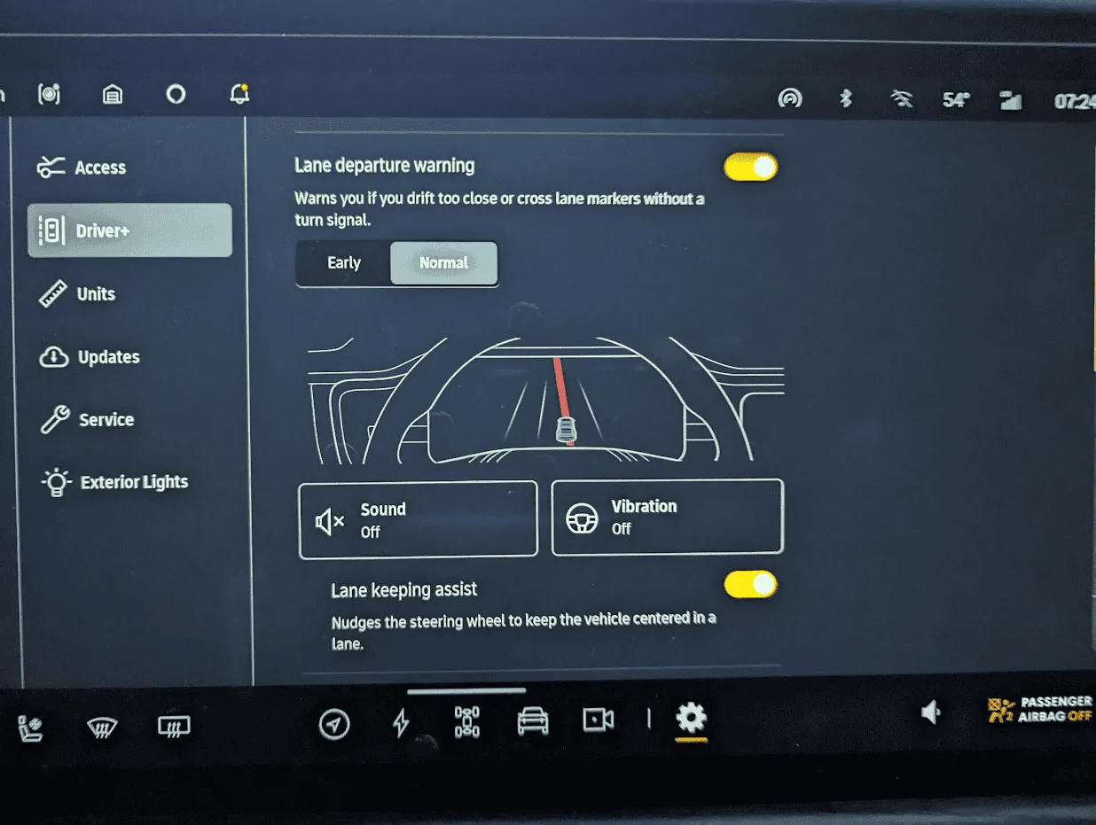 Rivian R1T R1S Lane Keep vs Lane Centering 1698079432108