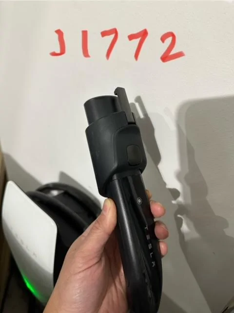 Rivian R1T R1S Tesla Universal Charger review (J1772 and NACS): Best available single charger c