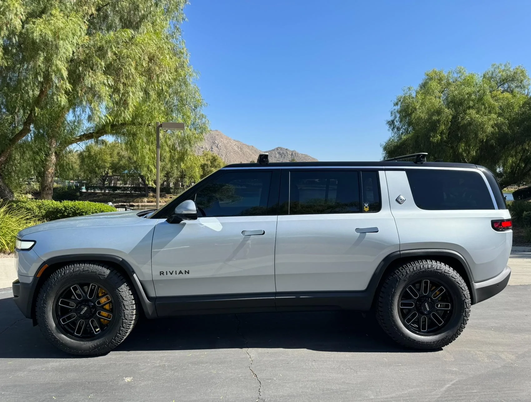 Rivian R1T R1S Looking for compatible wheels for an R1S IMG_0209