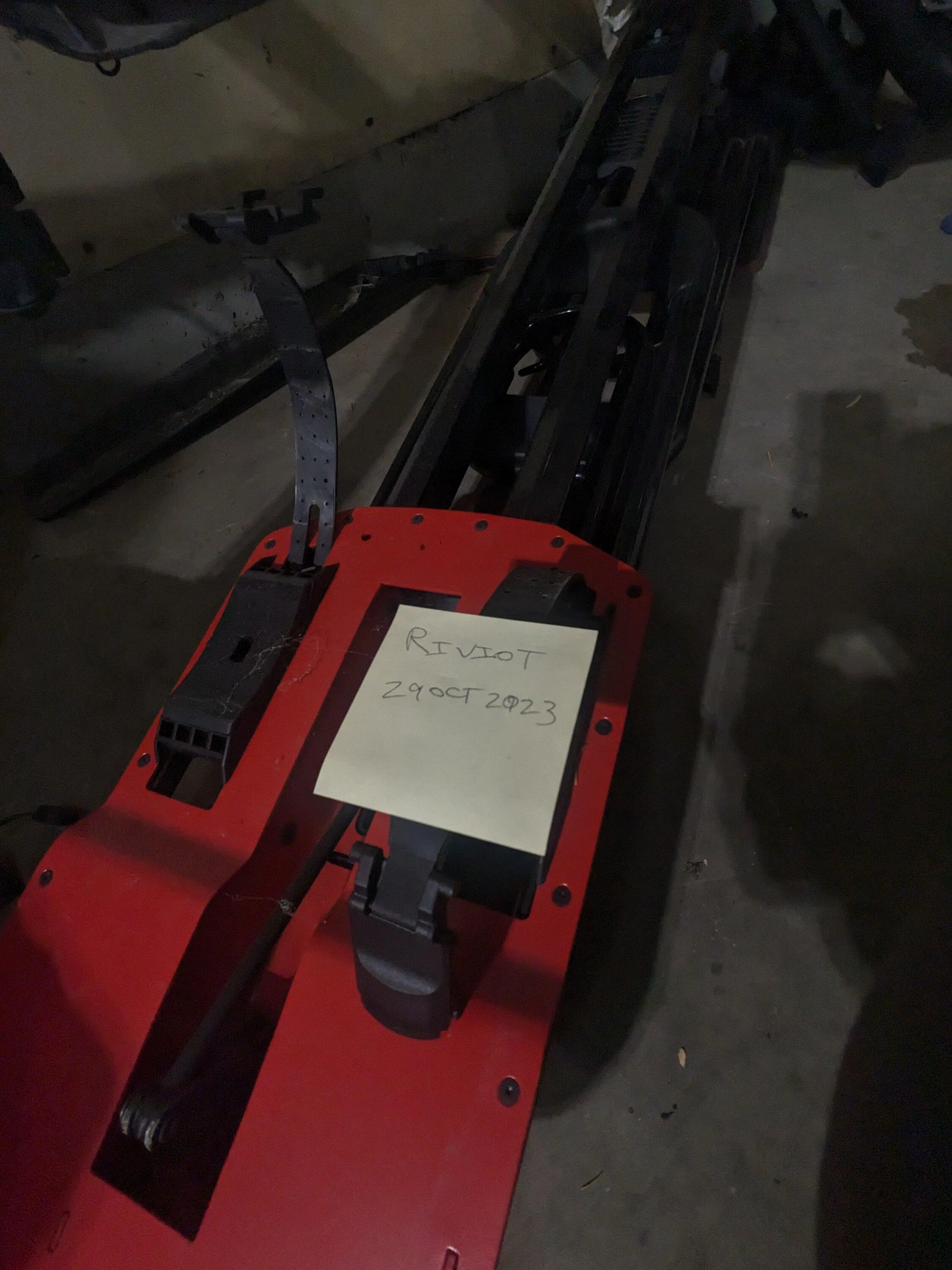 Rivian R1T R1S WTS Yakima Highroad x 2 PXL_20231029_221500651