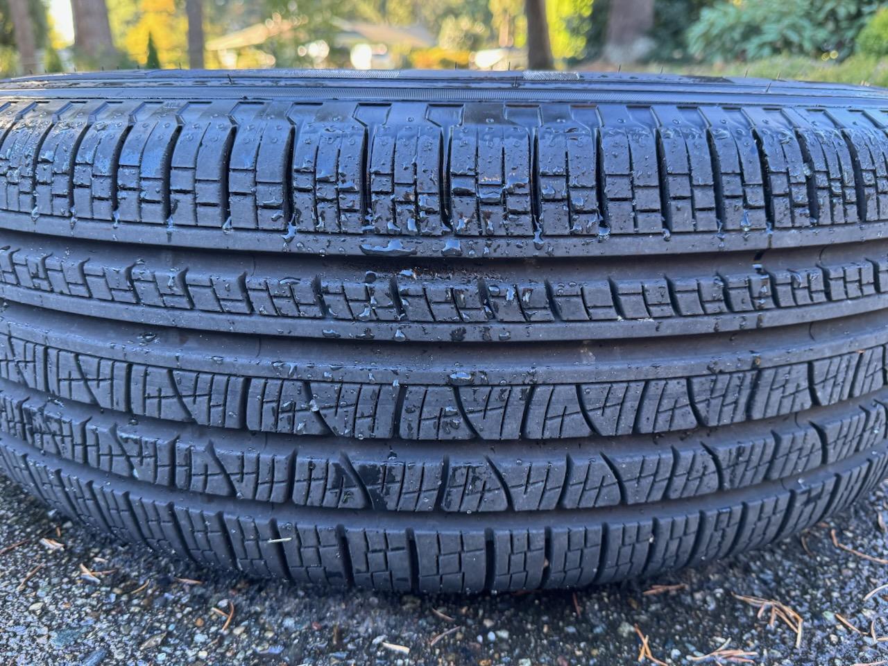 Rivian R1T R1S 21" wheels and tires - only 1600 miles IMG_1807