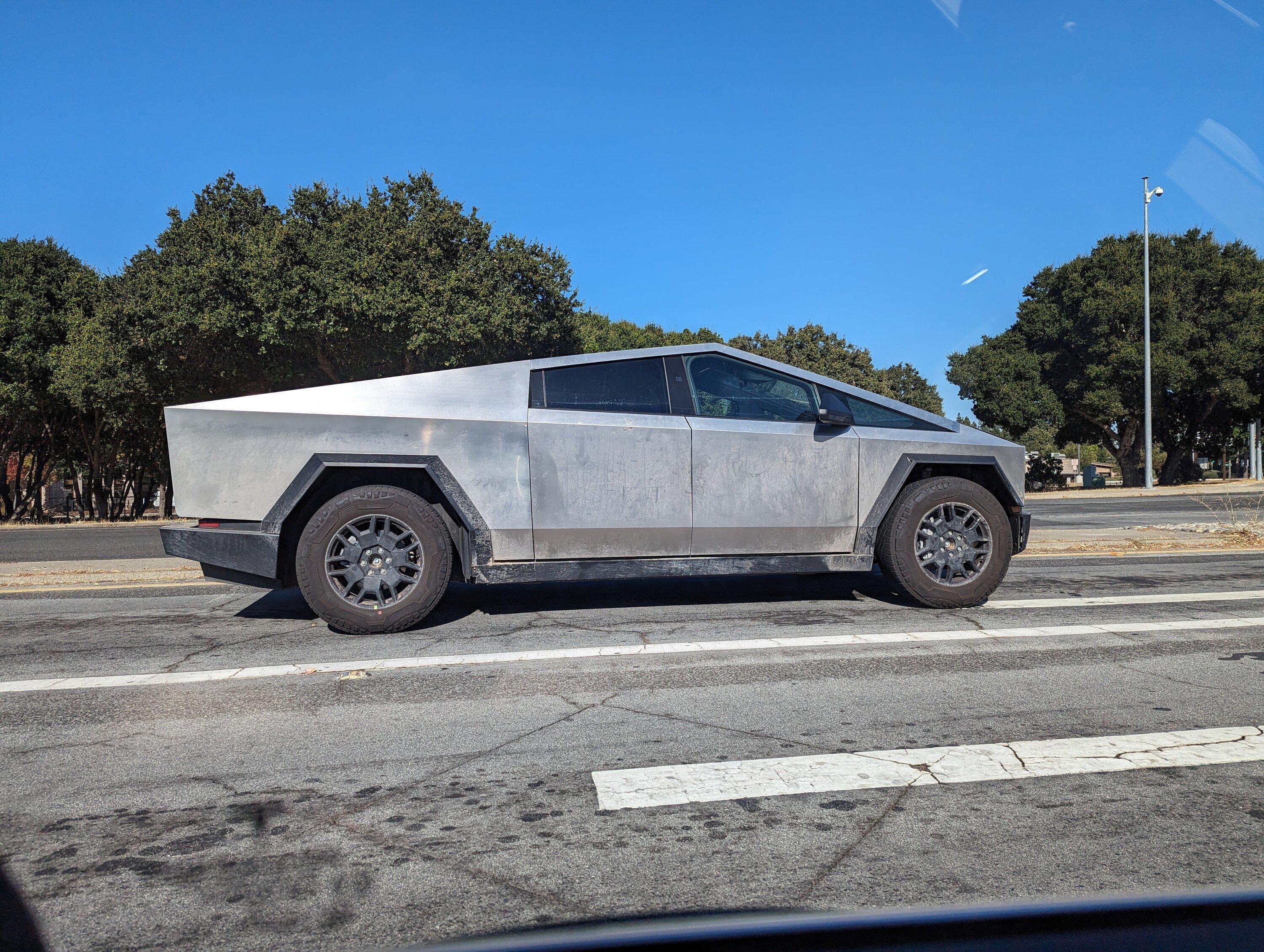 Rivian R1T R1S Rumor: Tri-motor Cybertruck $98,990 starting price ? dumpsterfire1