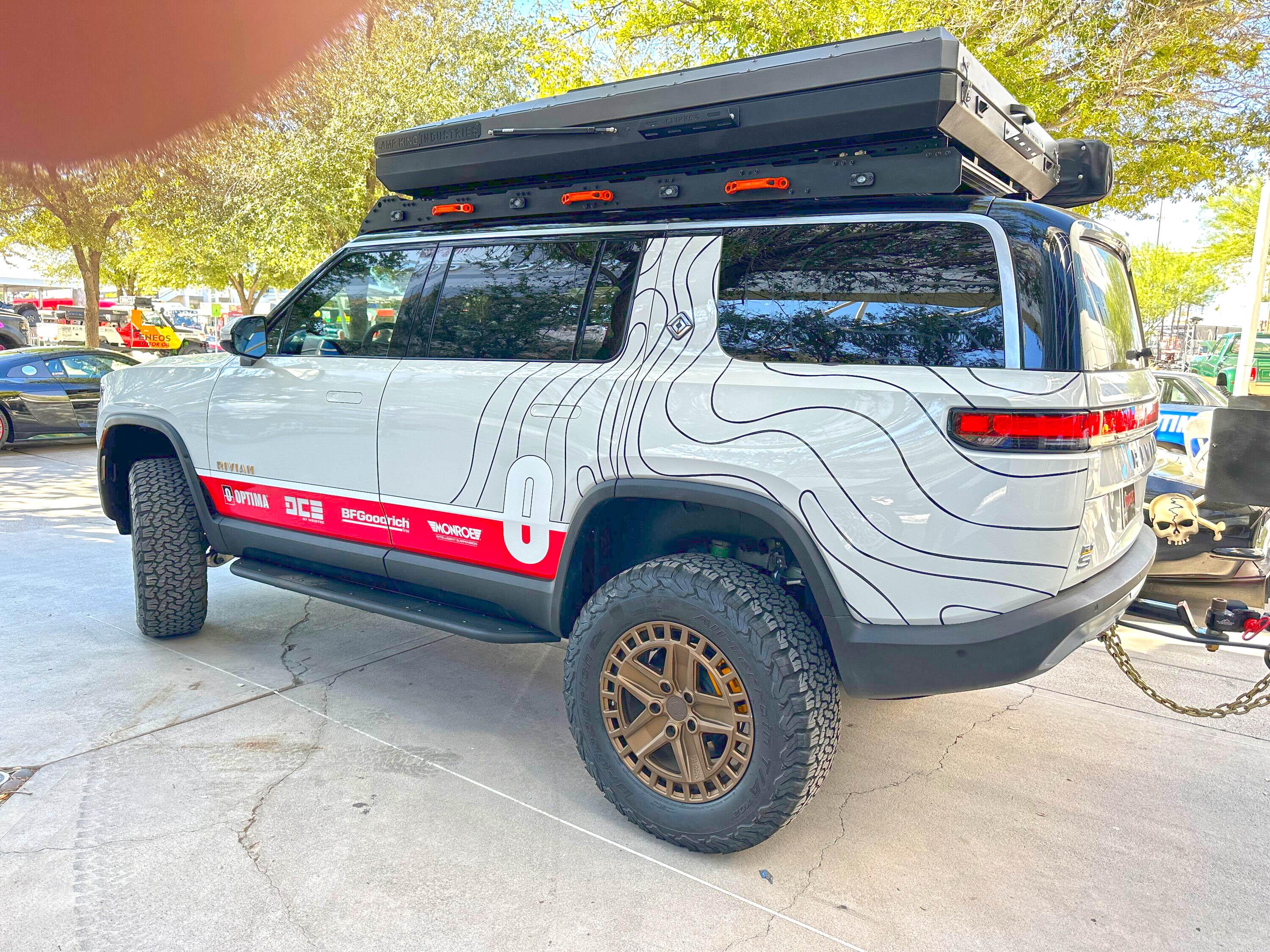 Rivian R1T R1S Lifted right - OPTIMA Overland R1S debuts at SEMA IMG_5167 (1)
