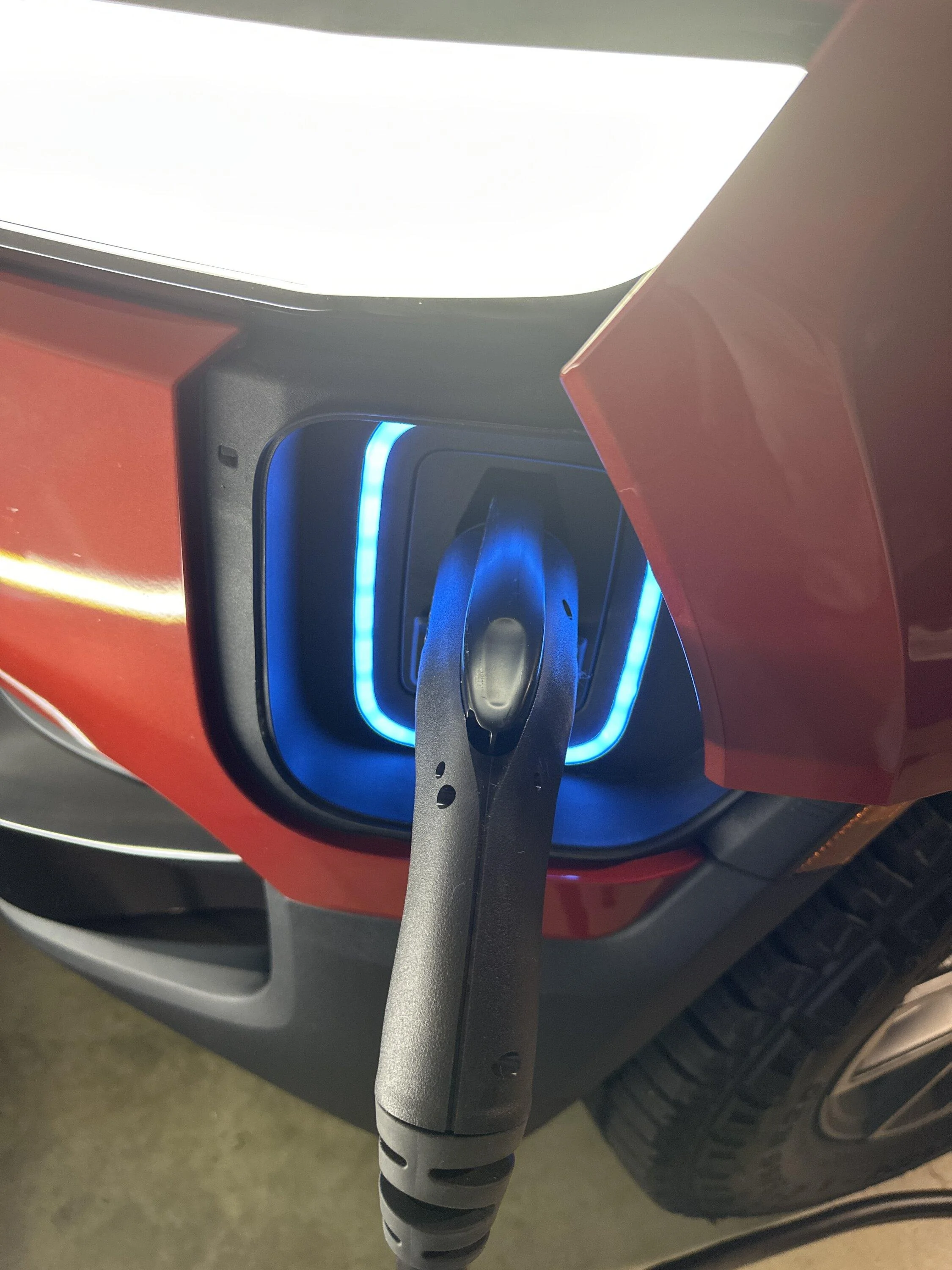 Rivian R1T R1S Rivian App 2.4.0 available imag