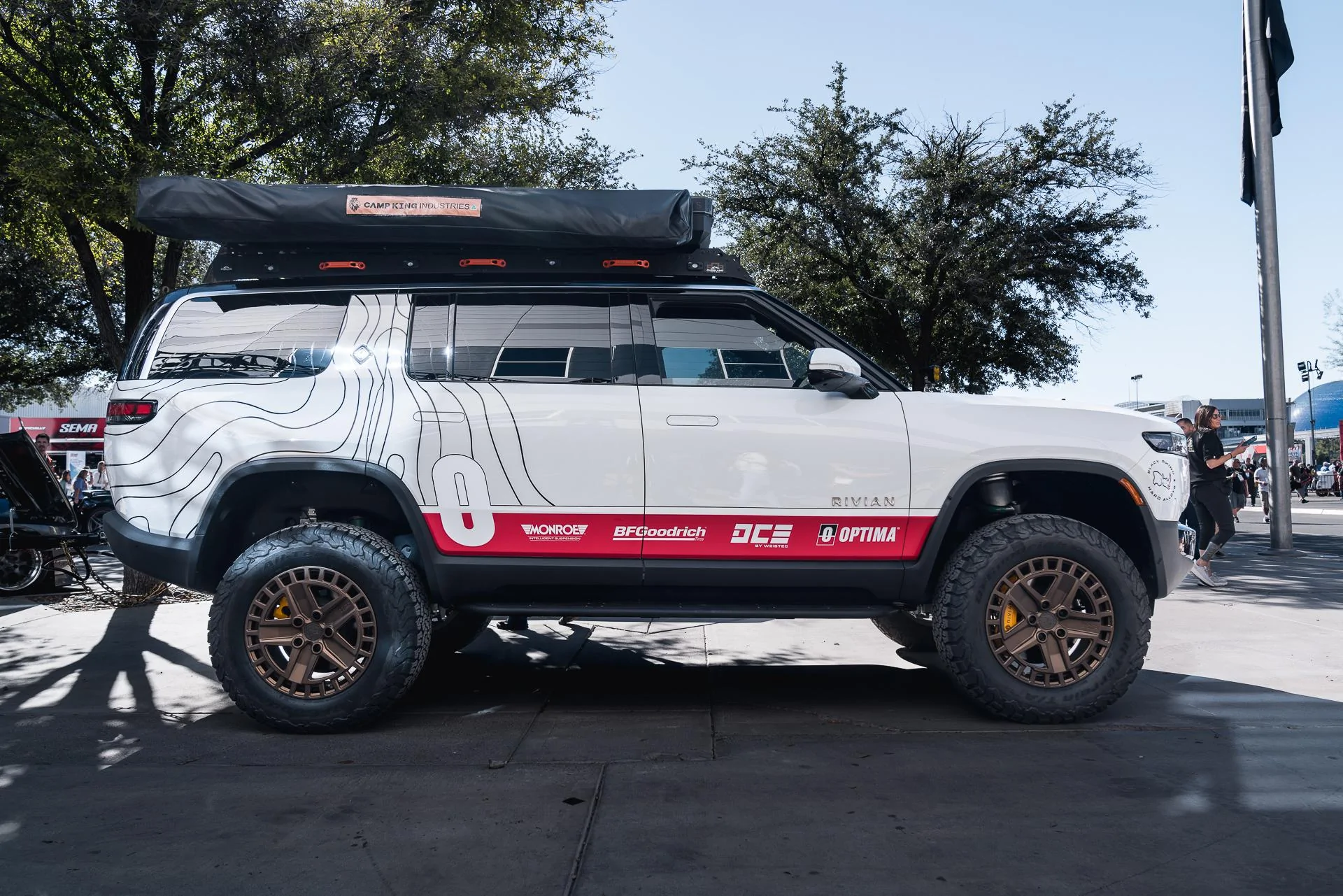 Rivian R1T R1S Exciting first look @ Rivian Lift System by DCE / Weistec!! LIFT SYSTEM SEMA_5