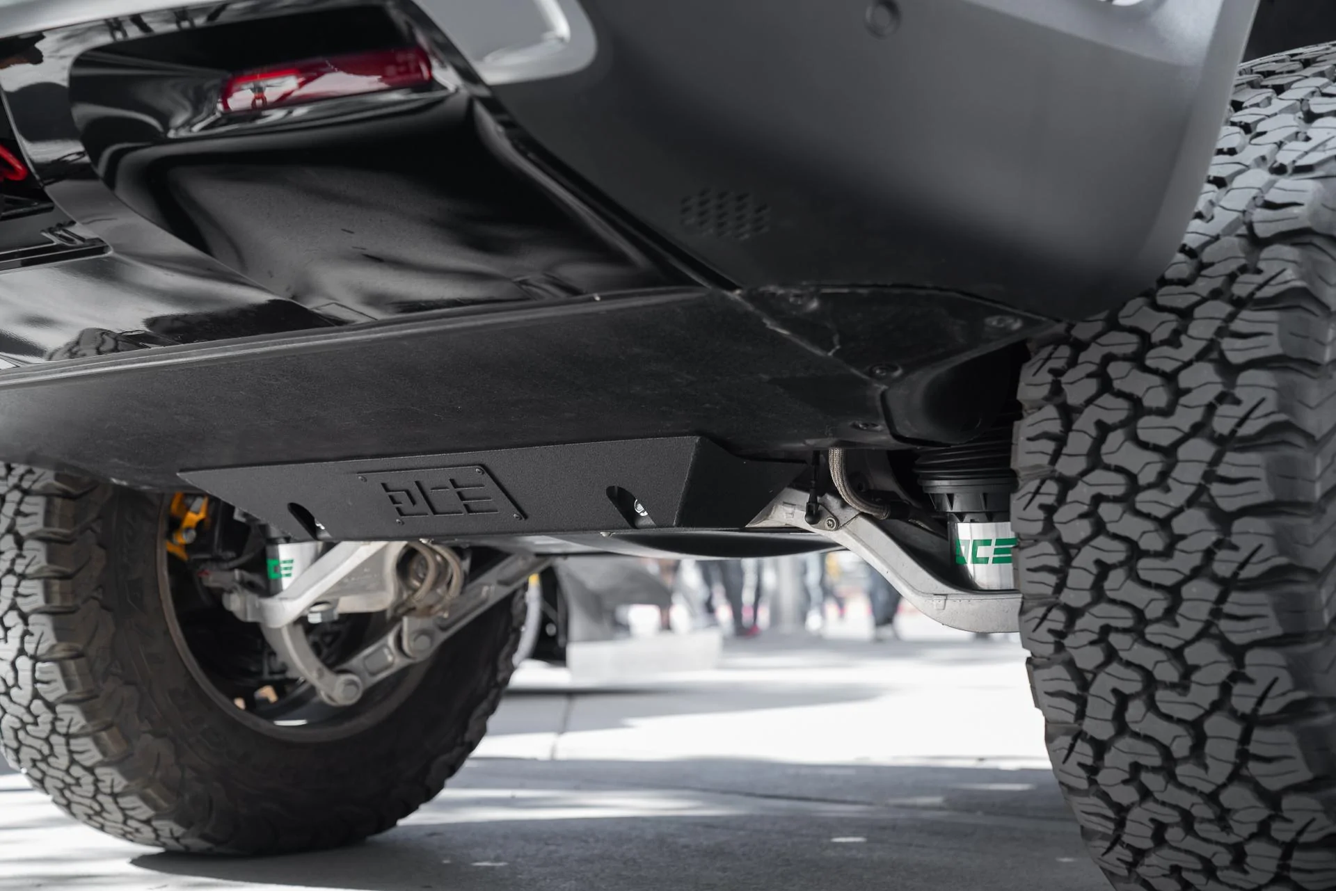 Rivian R1T R1S Exciting first look @ Rivian Lift System by DCE / Weistec!! LIFT SYSTEM SEMA_1-2
