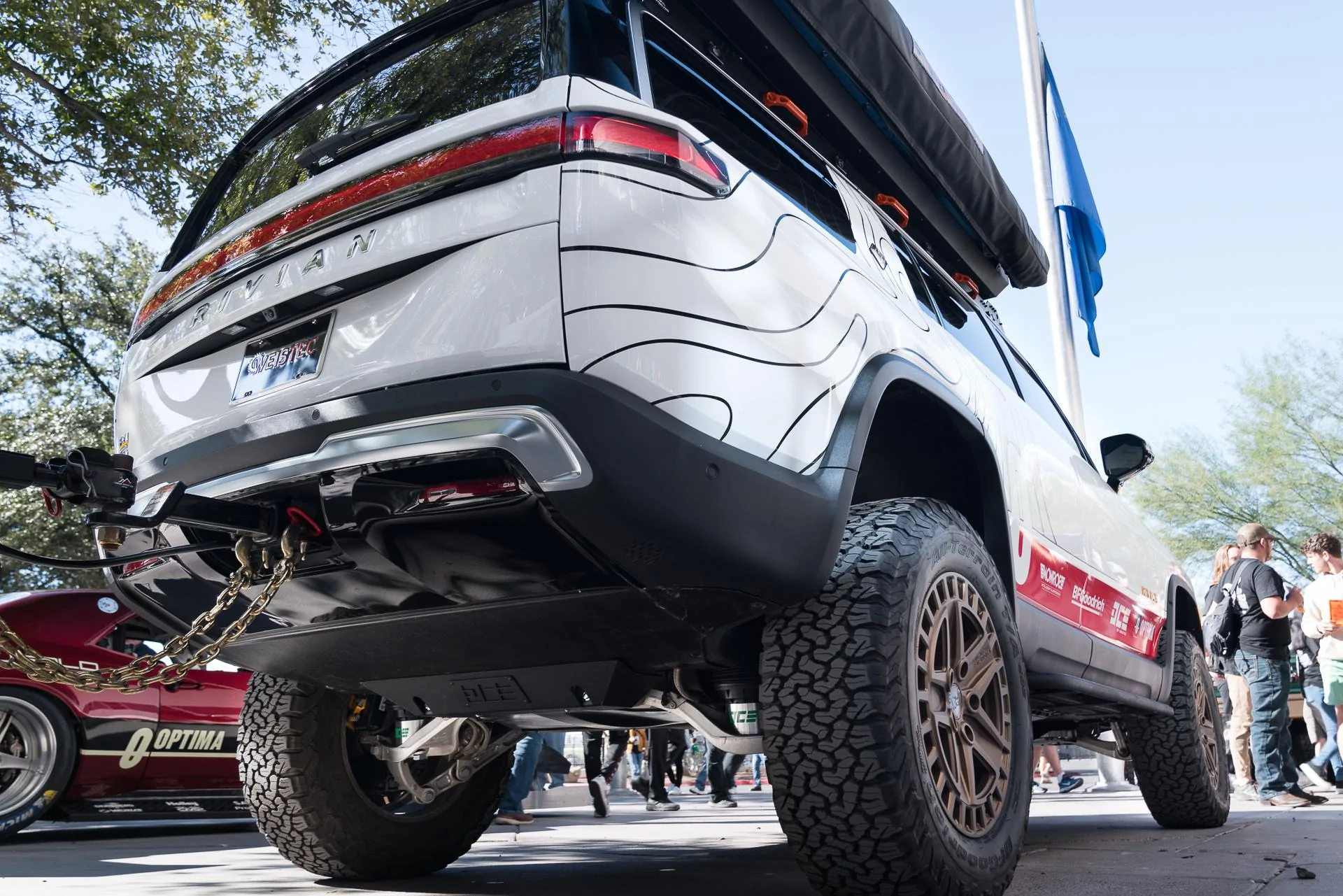 Rivian R1T R1S Exciting first look @ Rivian Lift System by DCE / Weistec!! LIFT SYSTEM SEMA_2-2
