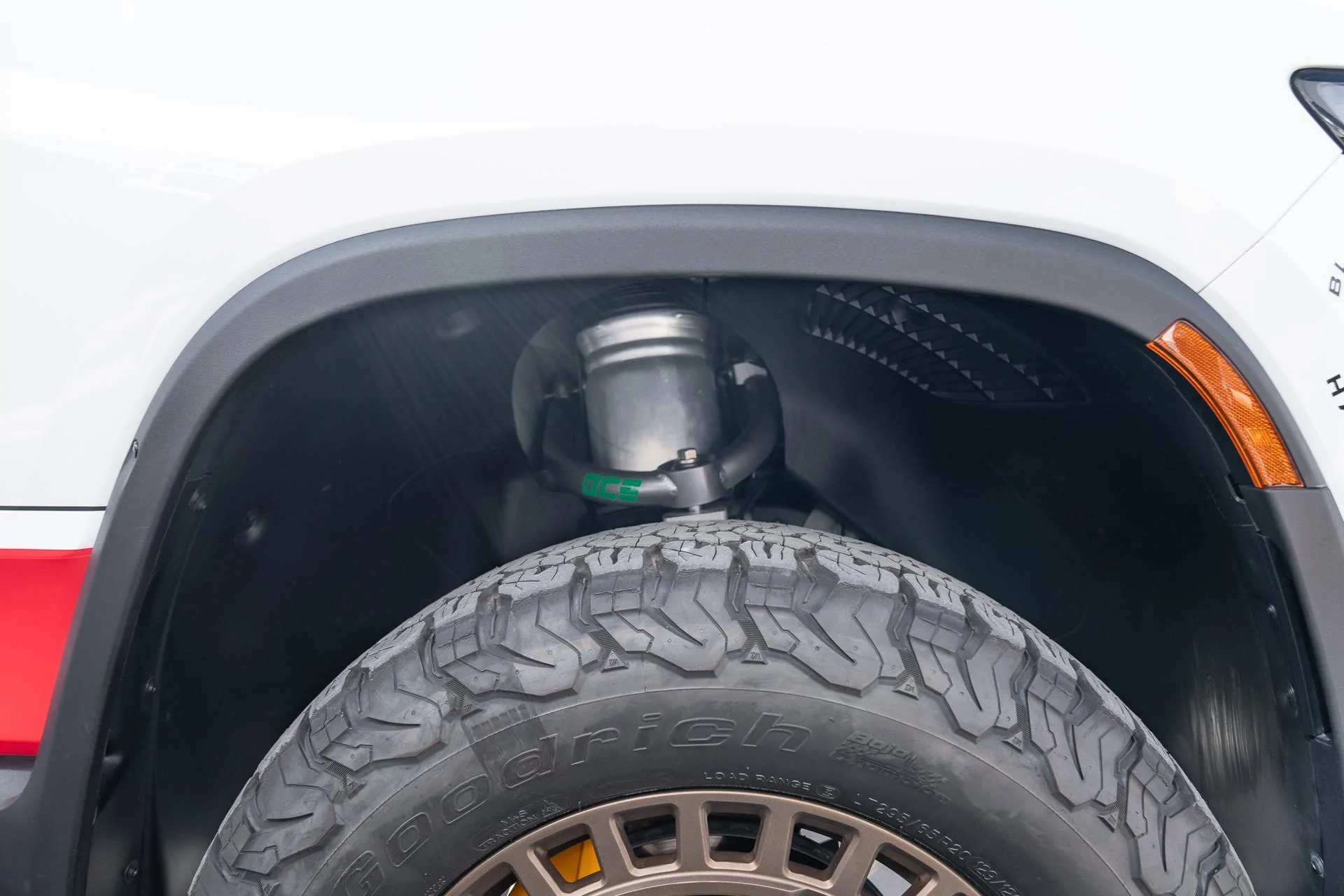 Rivian R1T R1S Exciting first look @ Rivian Lift System by DCE / Weistec!! LIFT SYSTEM SEMA_6