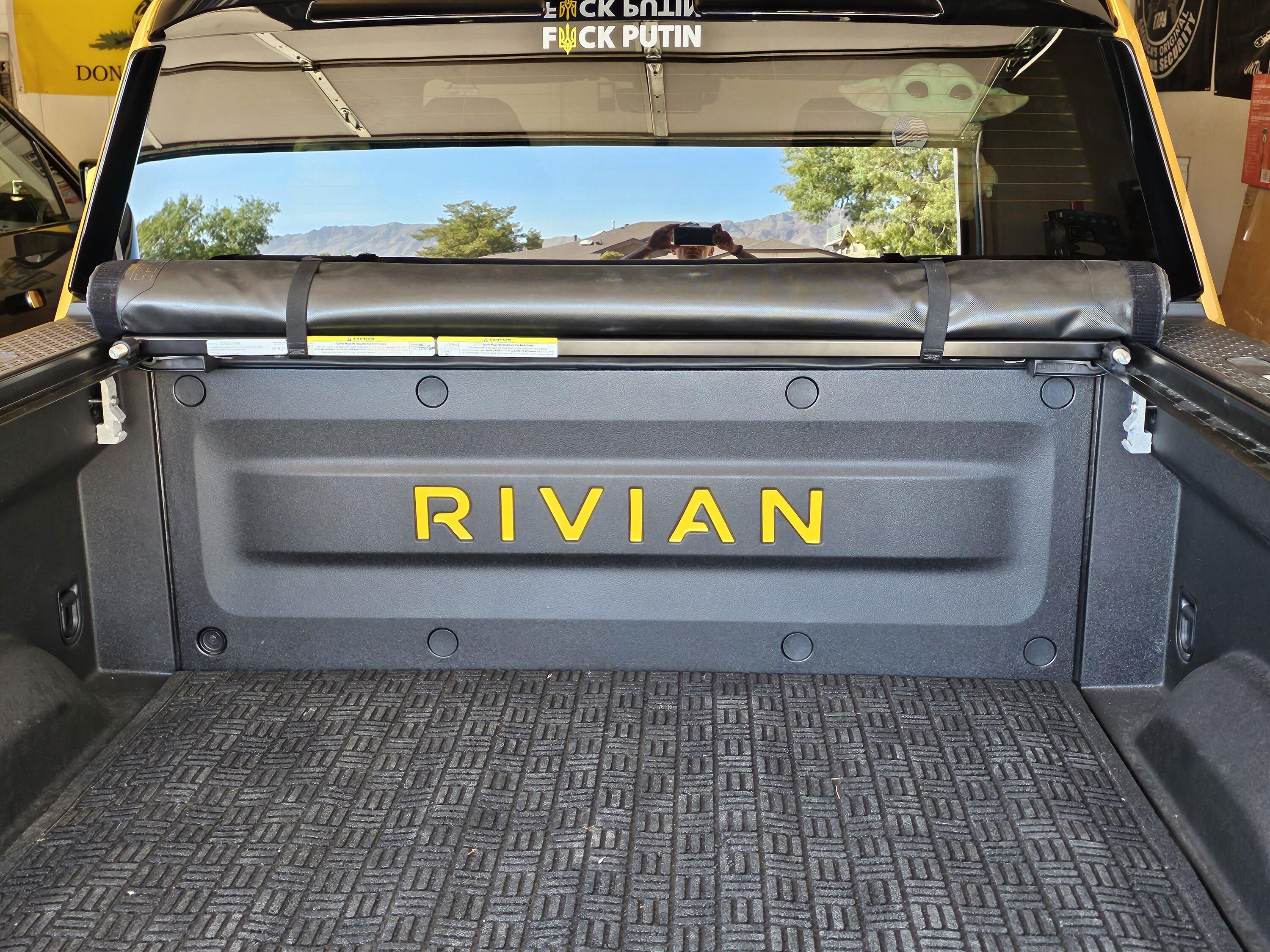 Rivian R1T R1S 11/3 Manual Tonneau Cover Update 20231104_120023