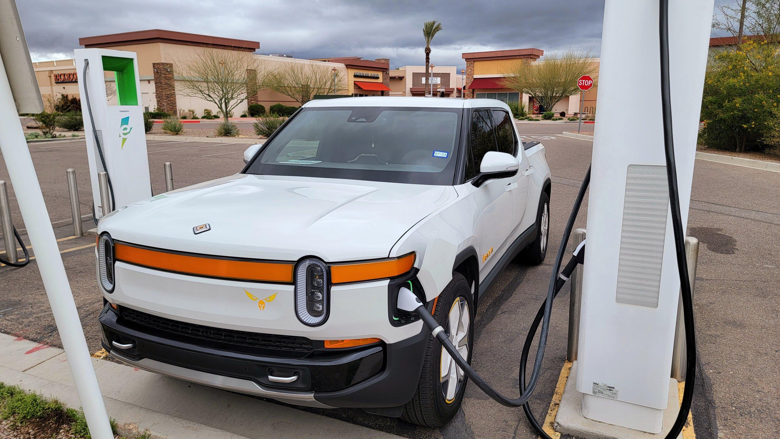 Rivian R1T R1S Two Rivians couldn’t charge at Tucson Outlet Mall EA! 20230322_084143