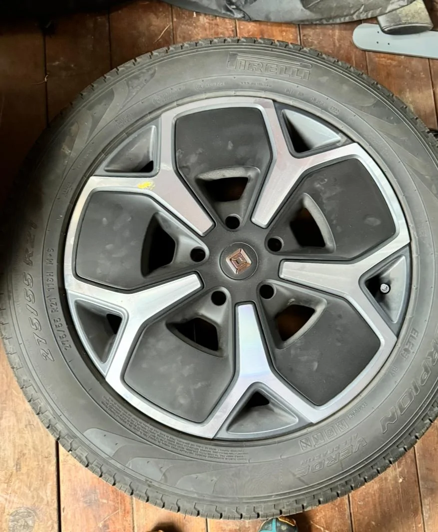 Rivian R1T R1S R1T 21 inch tires and wheels IMG_0649