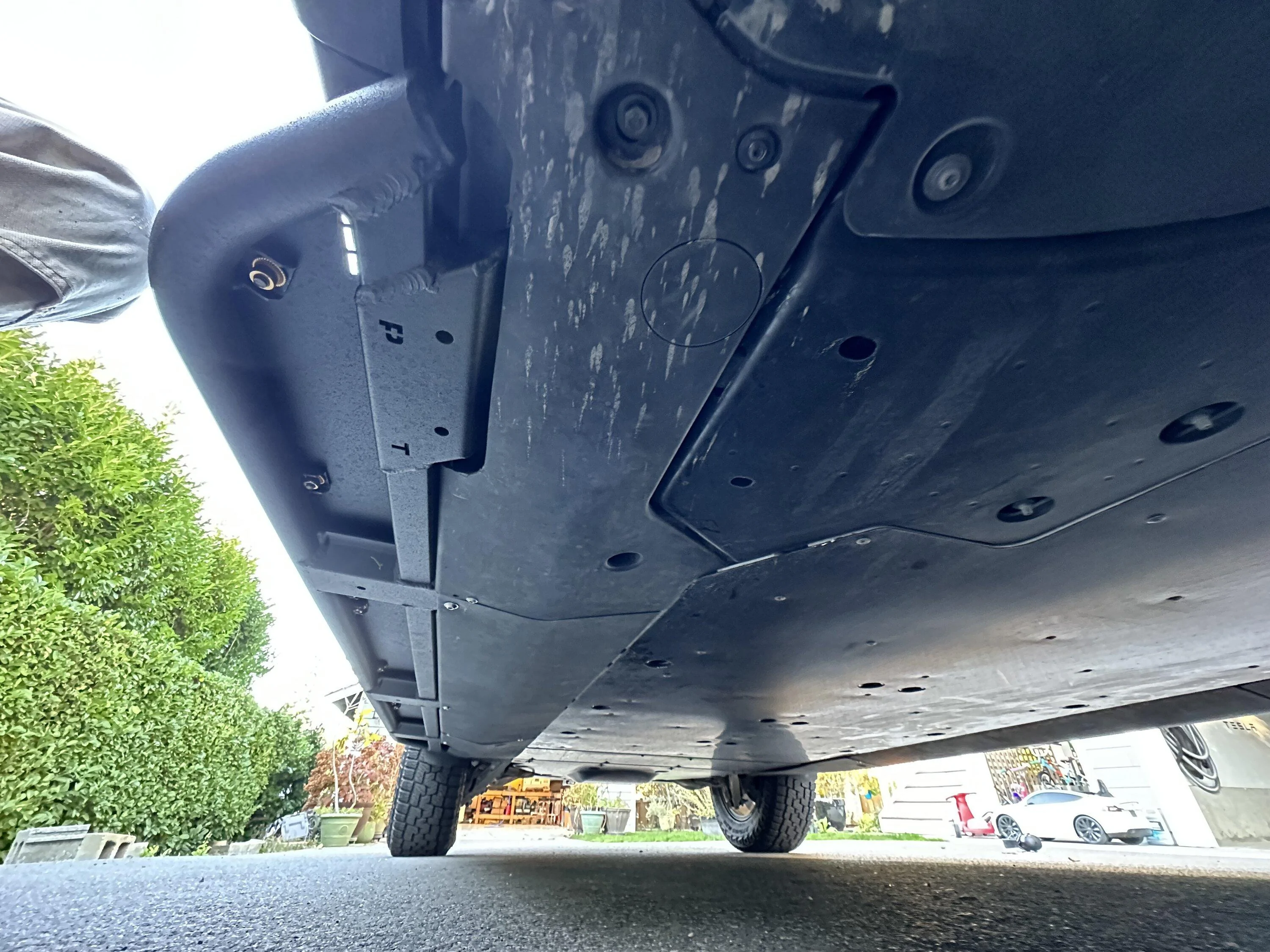 Rivian R1T R1S Running Board Install - Plastic Piece Off or On? IMG_1186