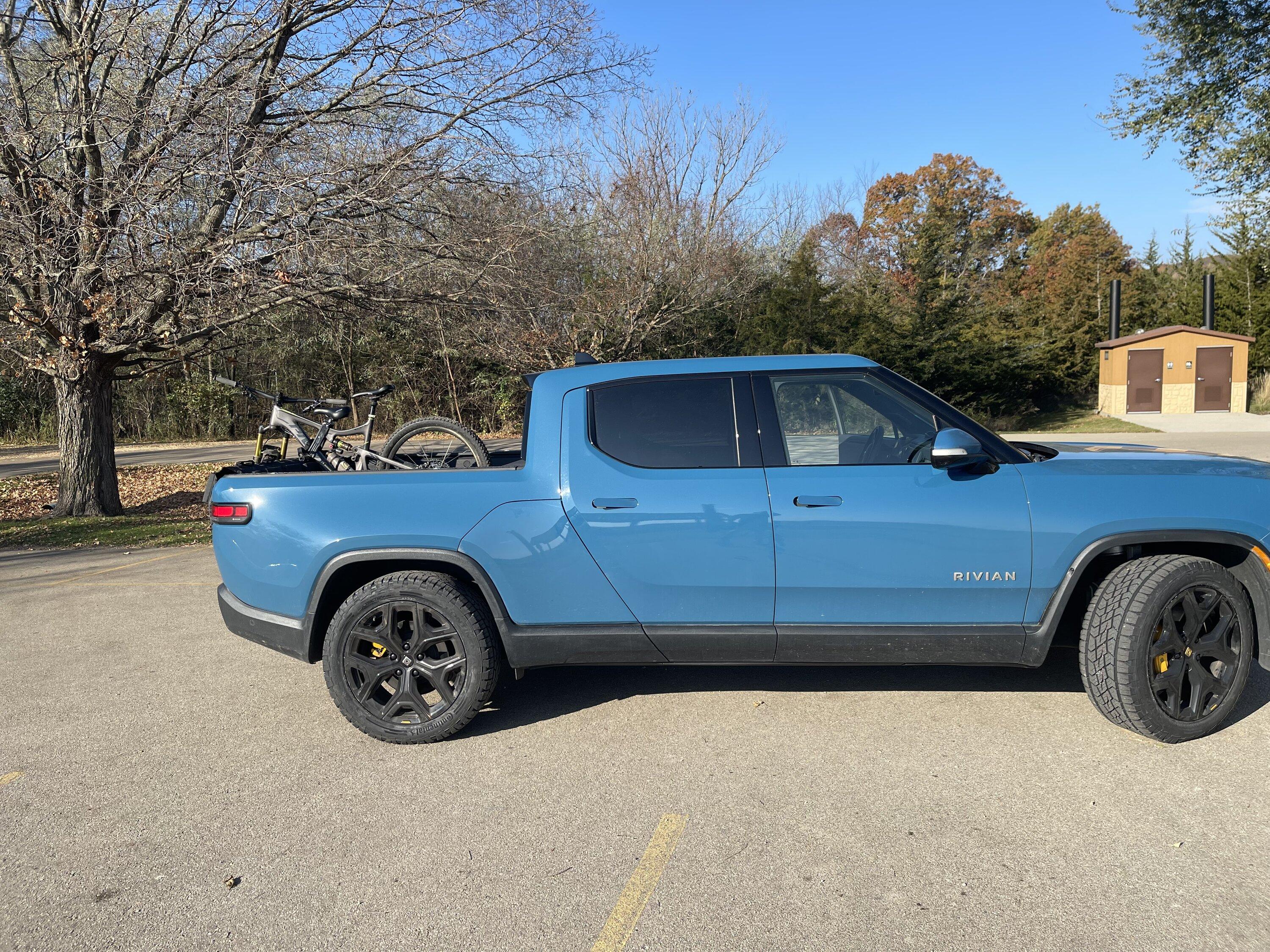 Rivian R1T R1S 22” Continental Terrain Contact A/T tires resulted in a negligible INCREASE in efficiency (2.07 mi/kwh) compared to OEM Pirellis (2.04 mi/kwh) IMG_3120