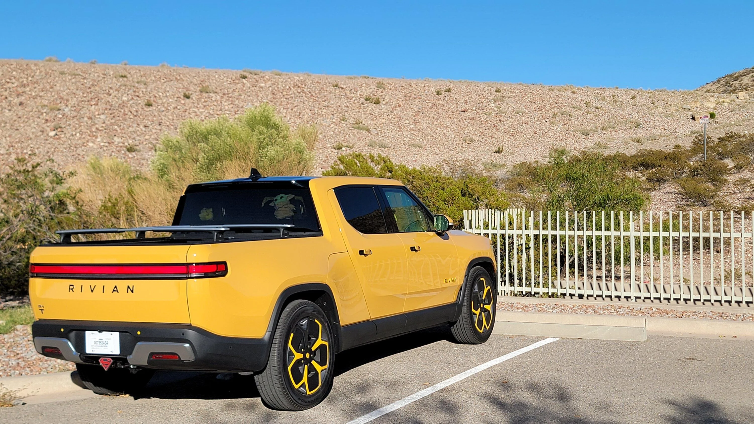 Rivian R1T R1S Yellow Performance Dual Max Pack R1T: factory pickup 20231028_162728