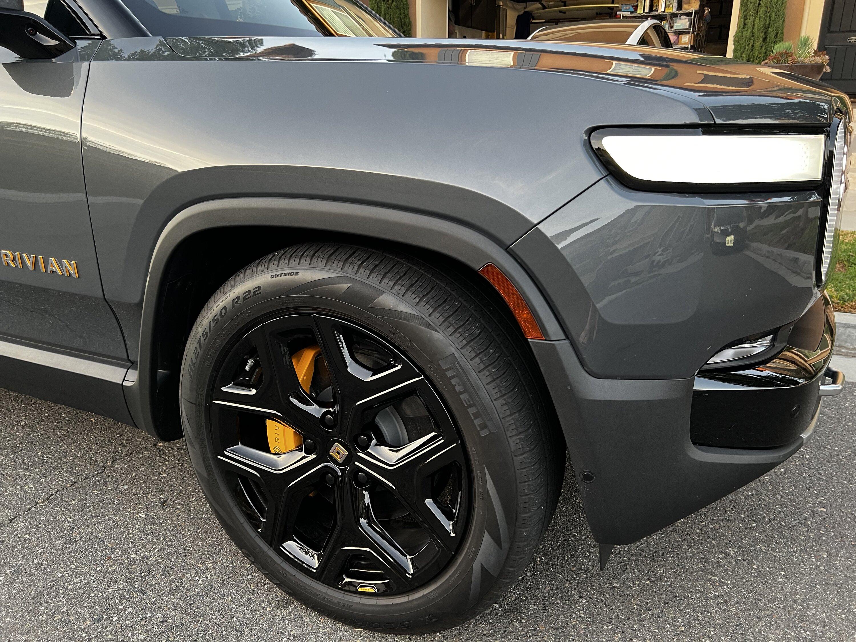 Rivian R1T R1S TWRAPS 22” Wheel Vinyl Install IMG_3878