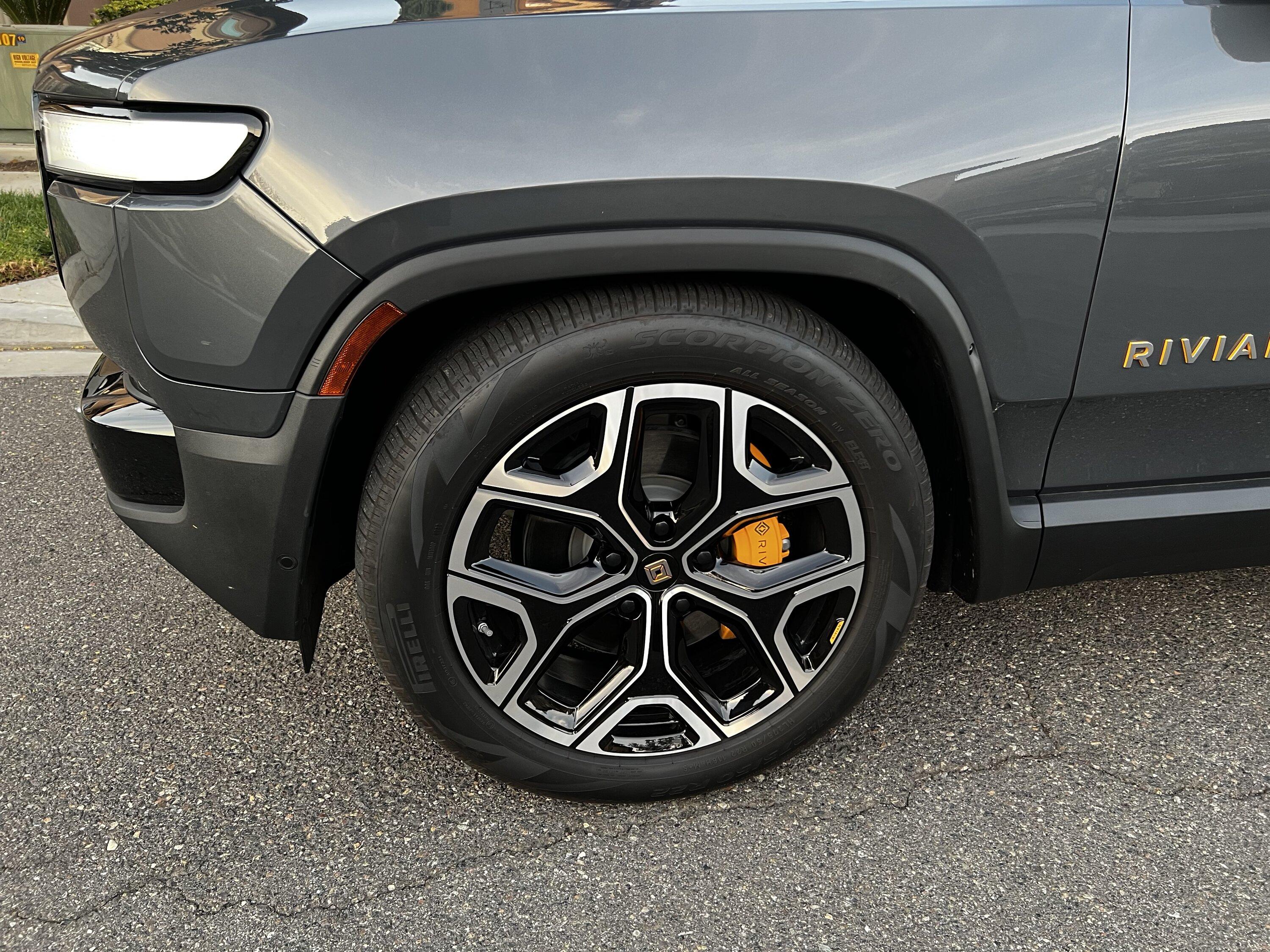 Rivian R1T R1S TWRAPS 22” Wheel Vinyl Install IMG_3874