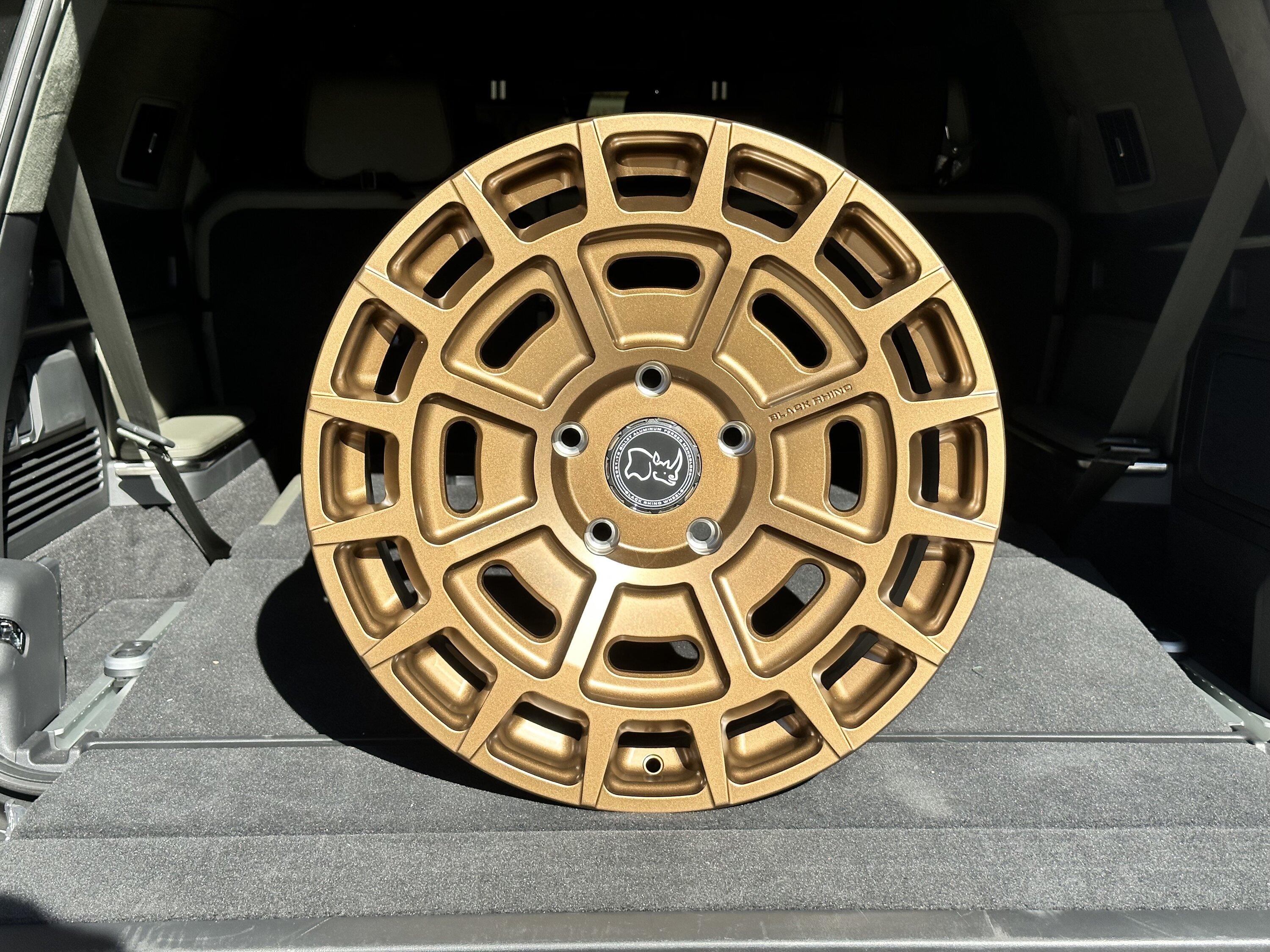 Rivian R1T R1S Black Rhino Voltaic 20" in Bronze on Limestone R1S blackrhinovoltaic