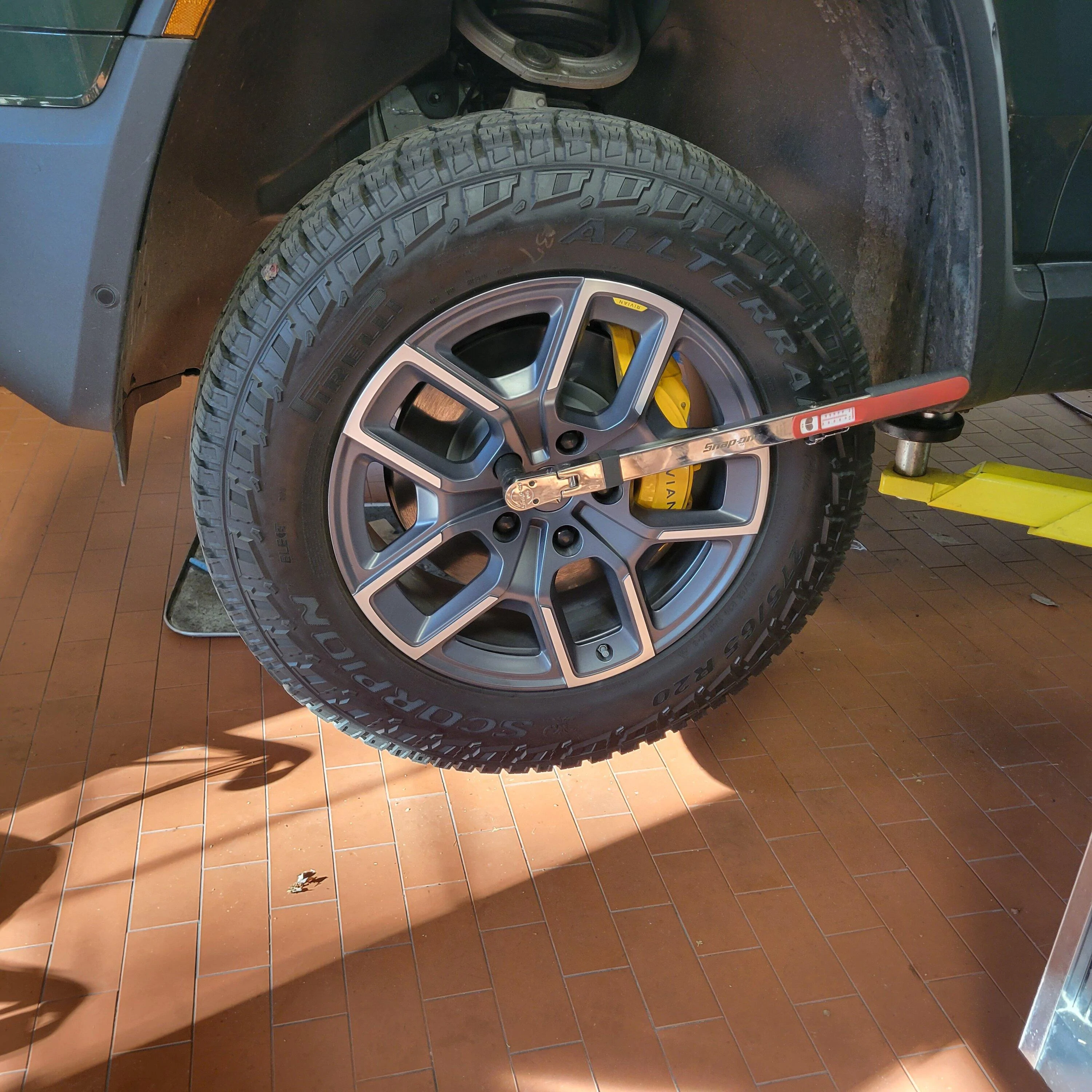 Rivian R1T R1S 5,000 mile tire rotation: how-to DIY tips 20231113_135729