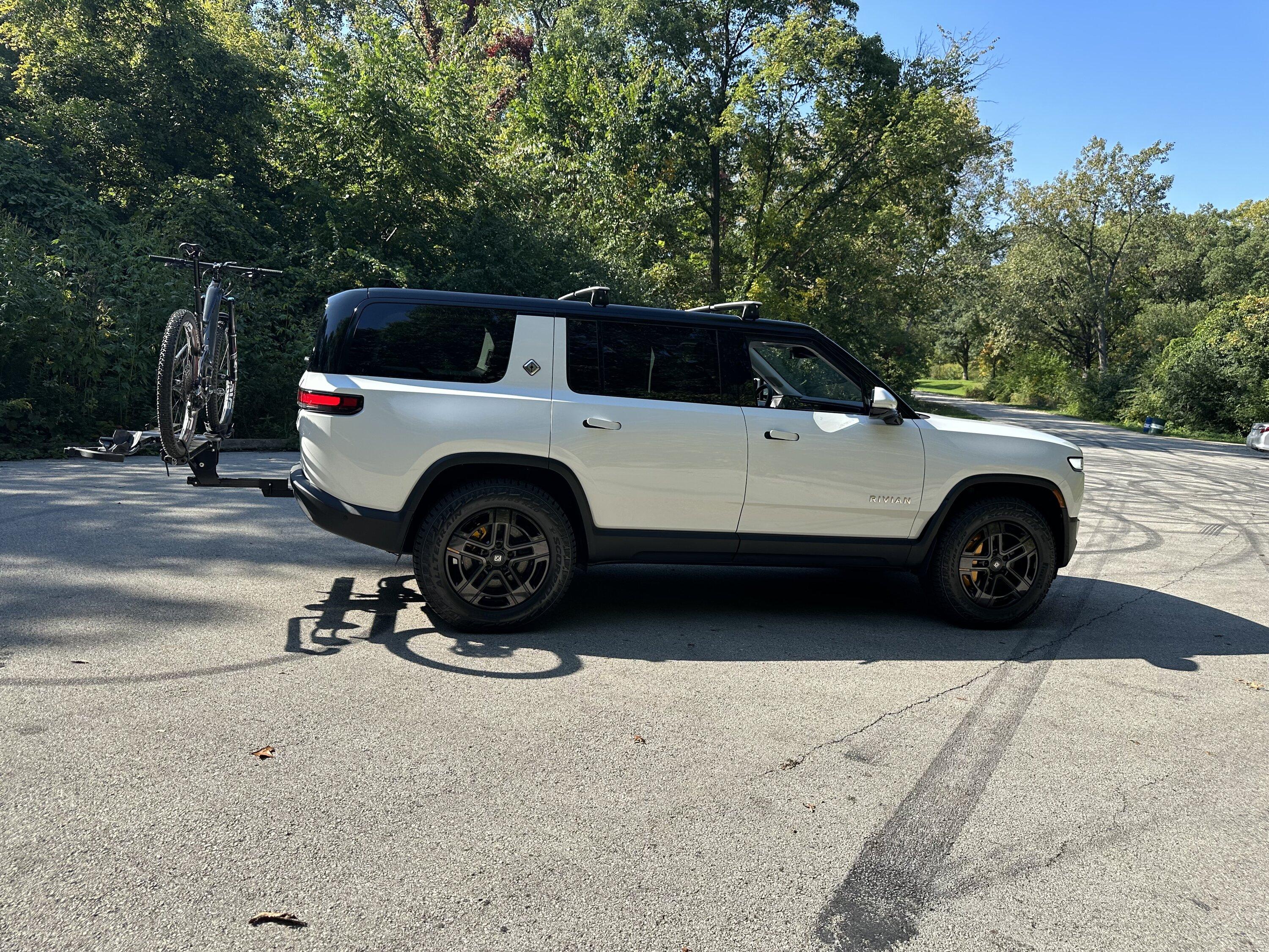 Rivian R1T R1S Bike on hitch rack hitting lift gate (R1S) IMG_6636