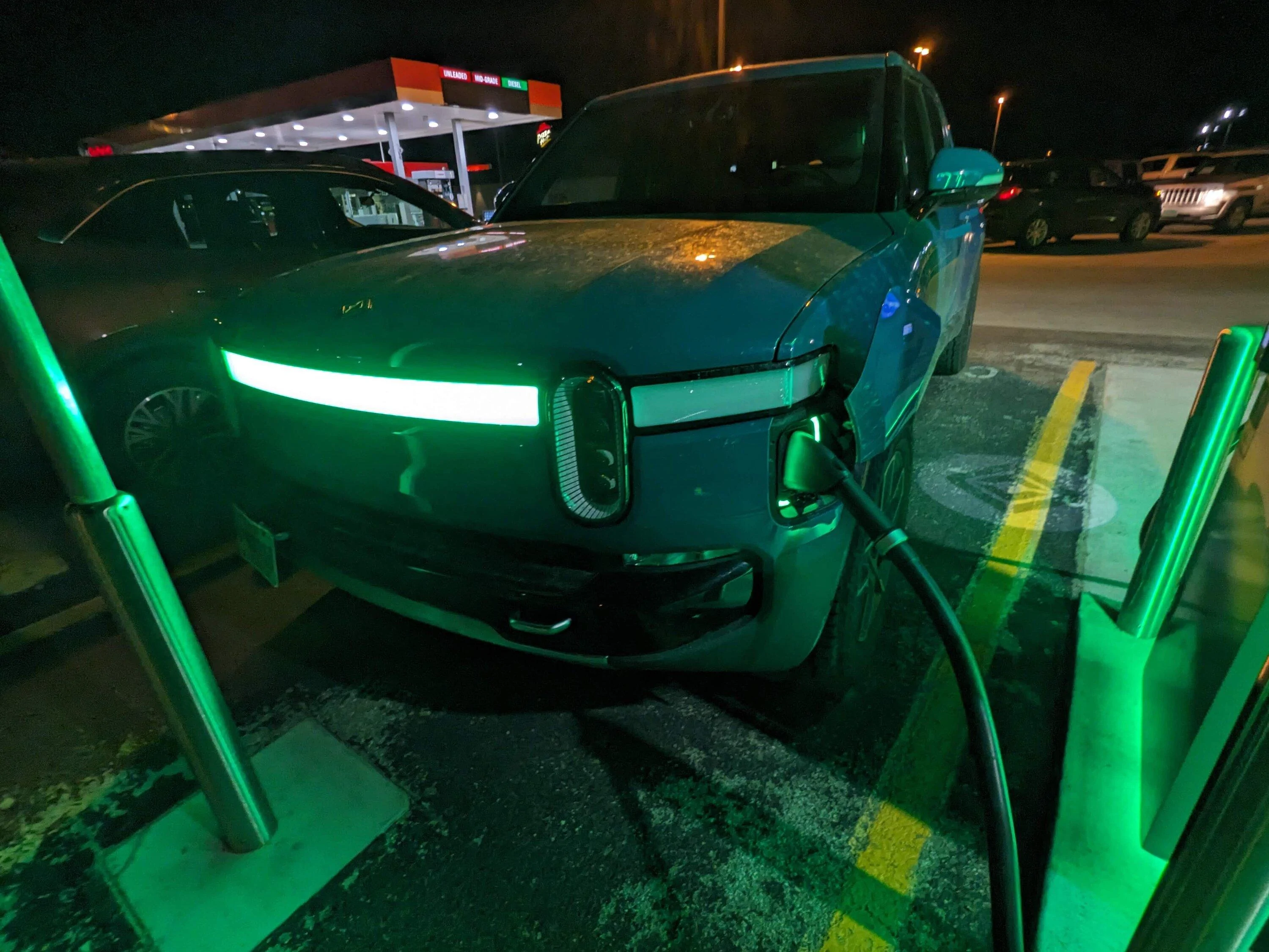 Rivian R1T R1S Software Update 2023.42.0 is out (⚠️ UPDATE: OTA fix rolling out today 11/15/23) PXL_20231115_011255108