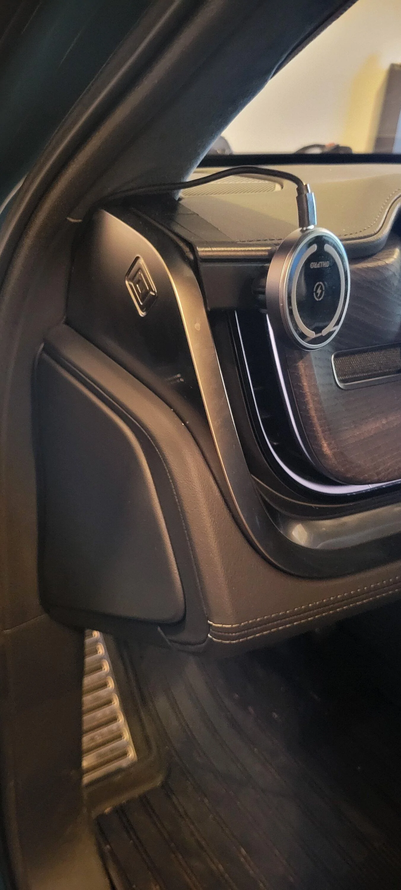 Rivian R1T R1S Phone mounting -- how to route power? 20231115_082851