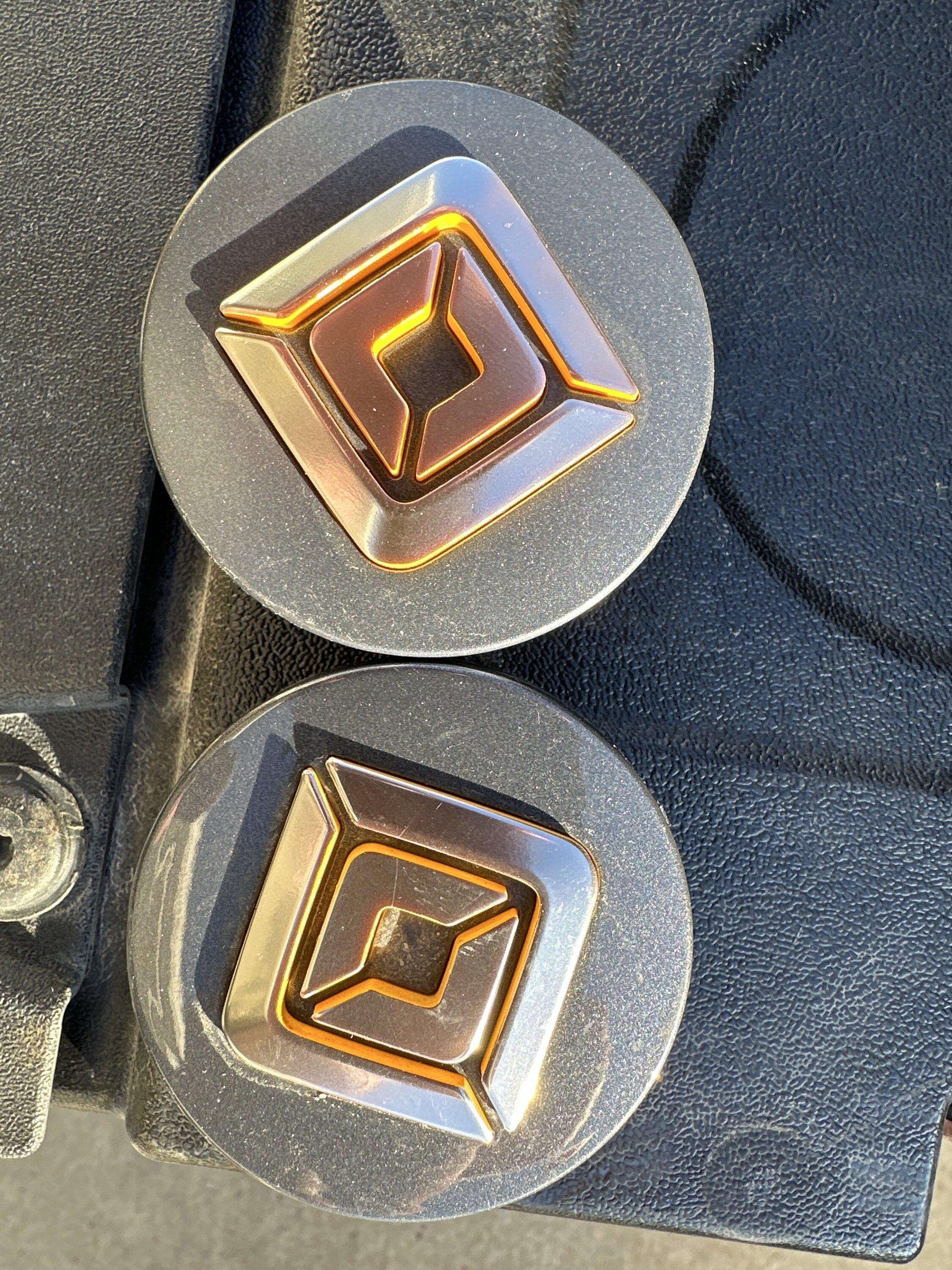 Rivian R1T R1S Are 21” and 20” center caps the same size? image