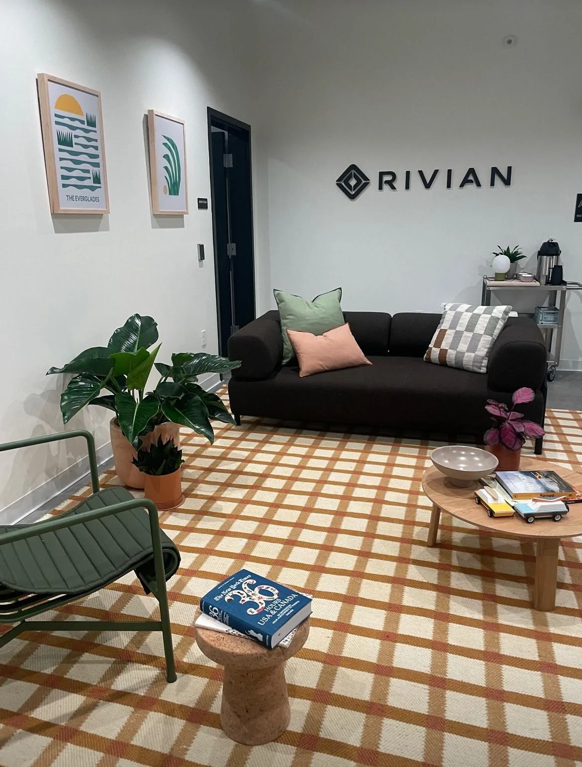Rivian R1T R1S Tampa Service Center - July '22 update IMG_6427