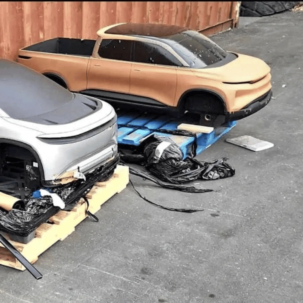 Rivian R1T R1S Lucid Gravity Reveal 1700238862527