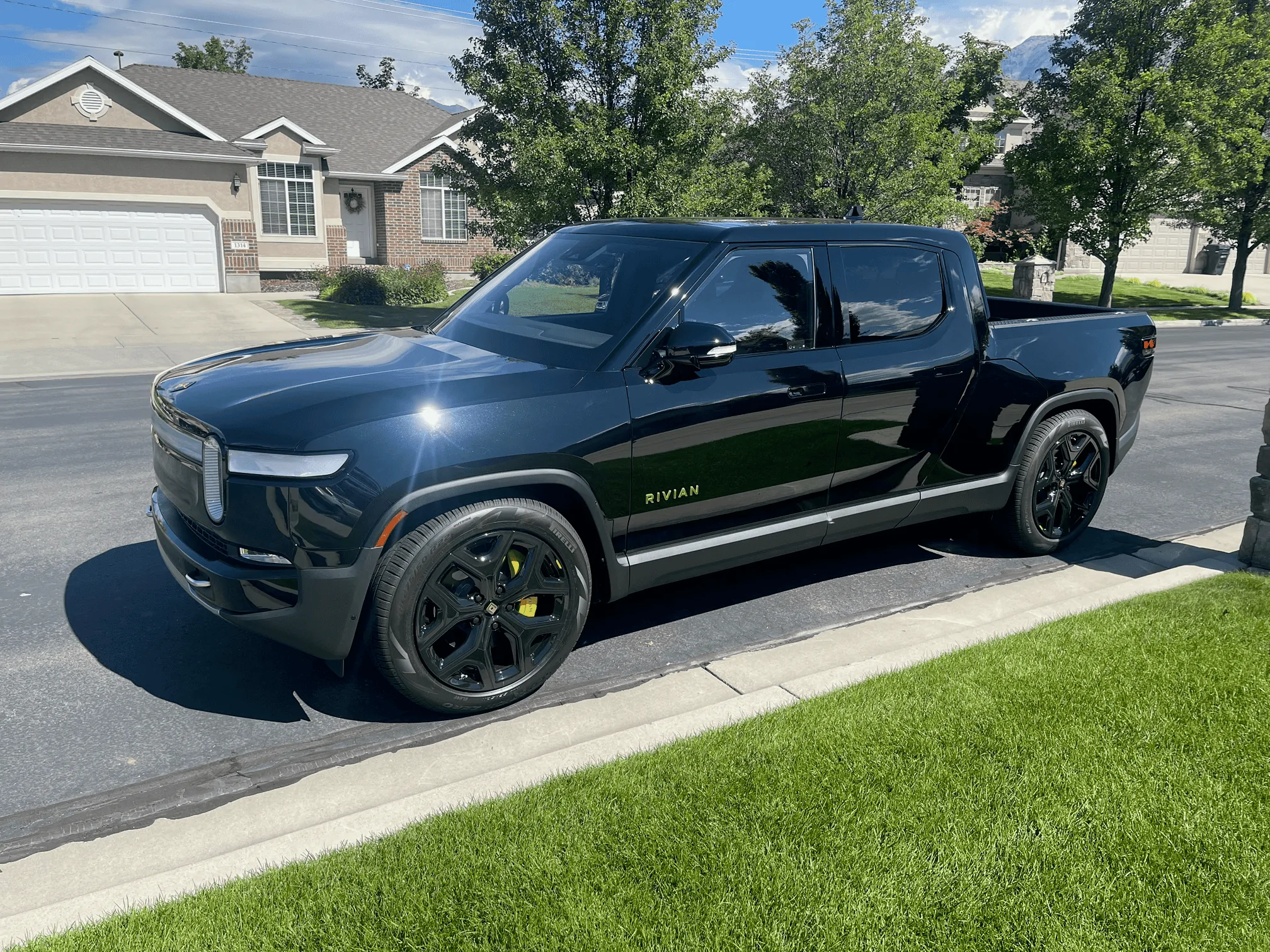 Rivian R1T R1S Project Midnight R1T IMG_3120
