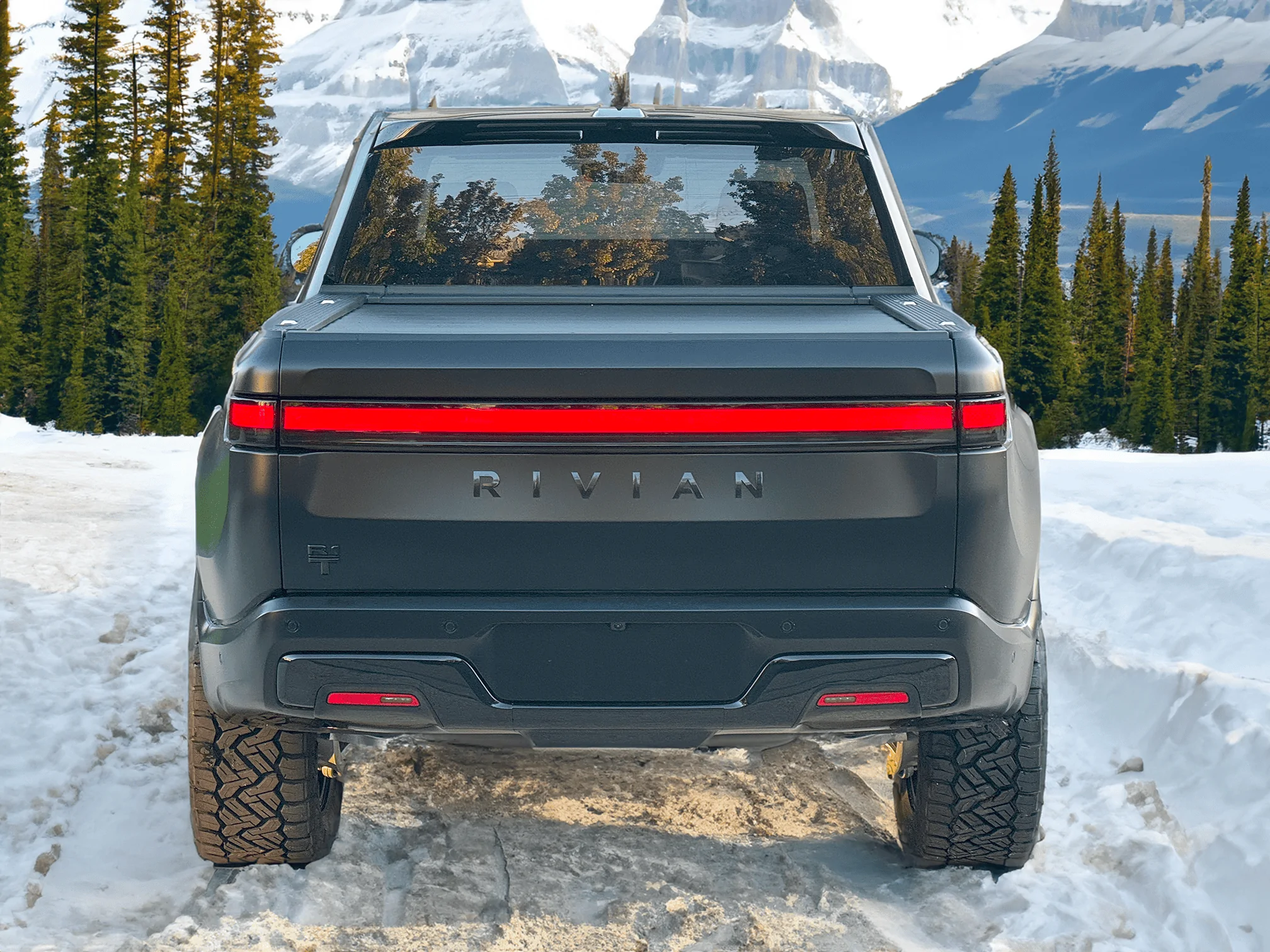 Rivian R1T R1S Project Midnight R1T Rear nowy Banff National Park, Canada small