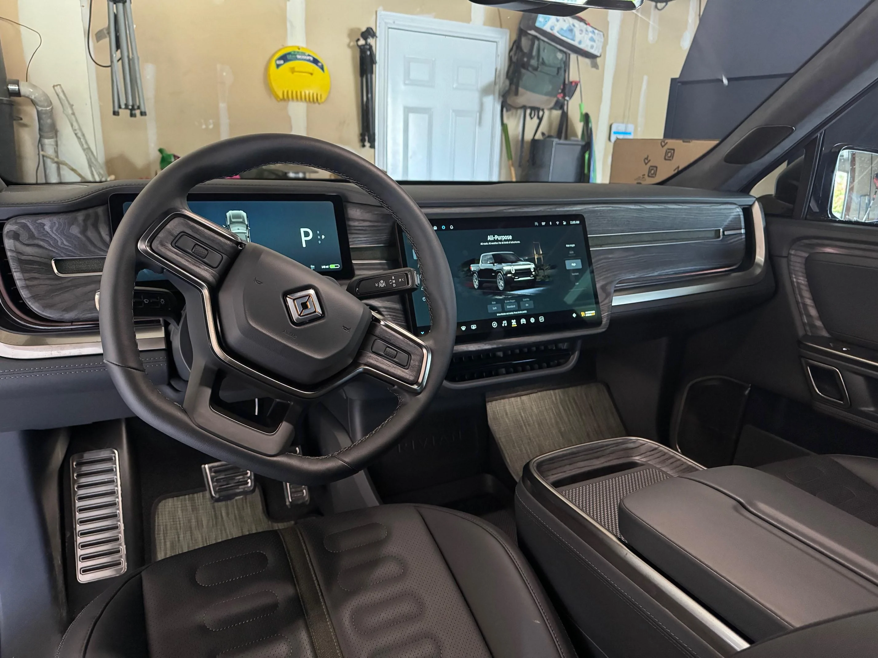 Rivian R1T R1S Project Midnight R1T Front seats