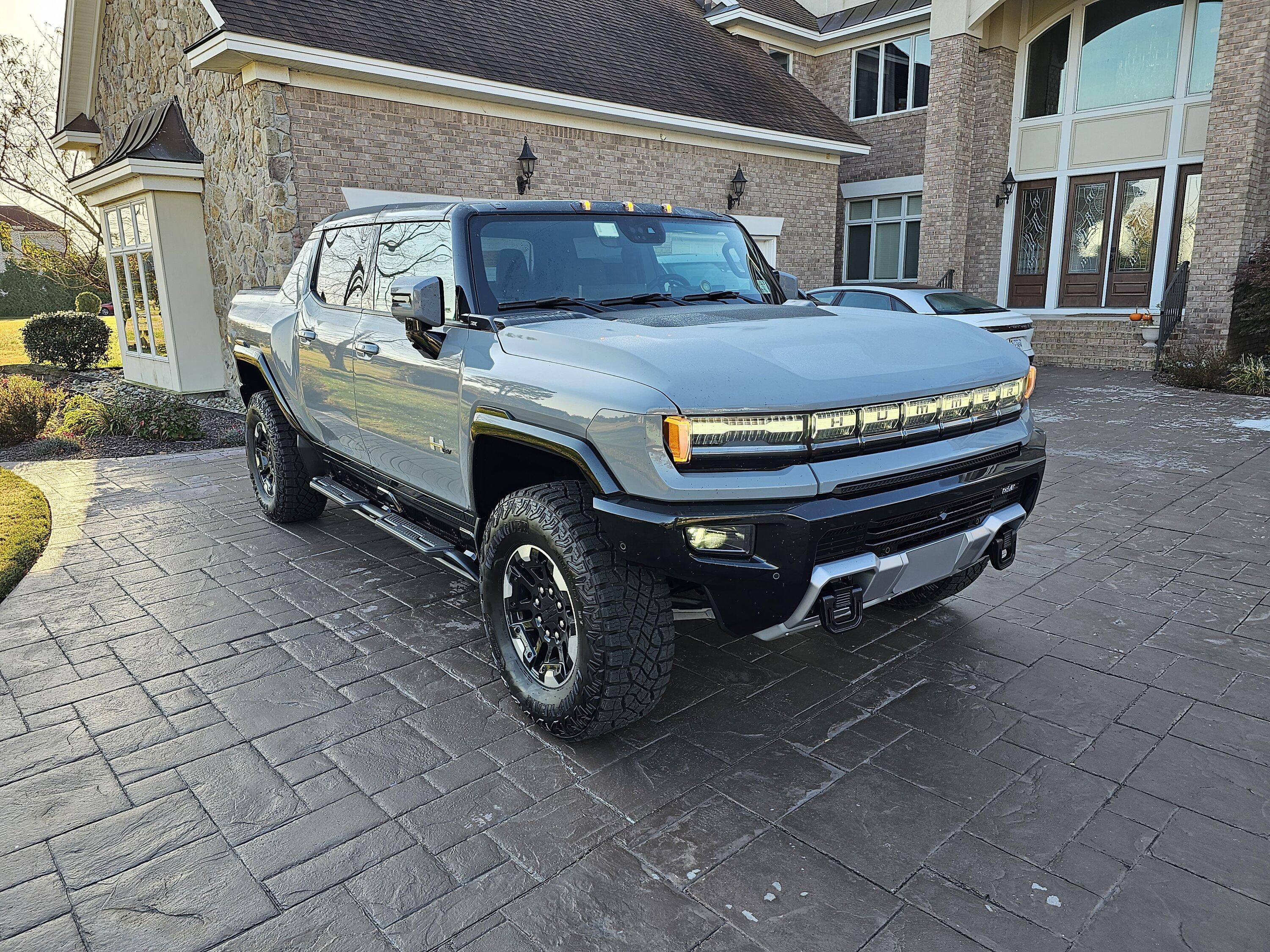 Rivian R1T R1S R1t replaced by Hummer EV 20231108_081055