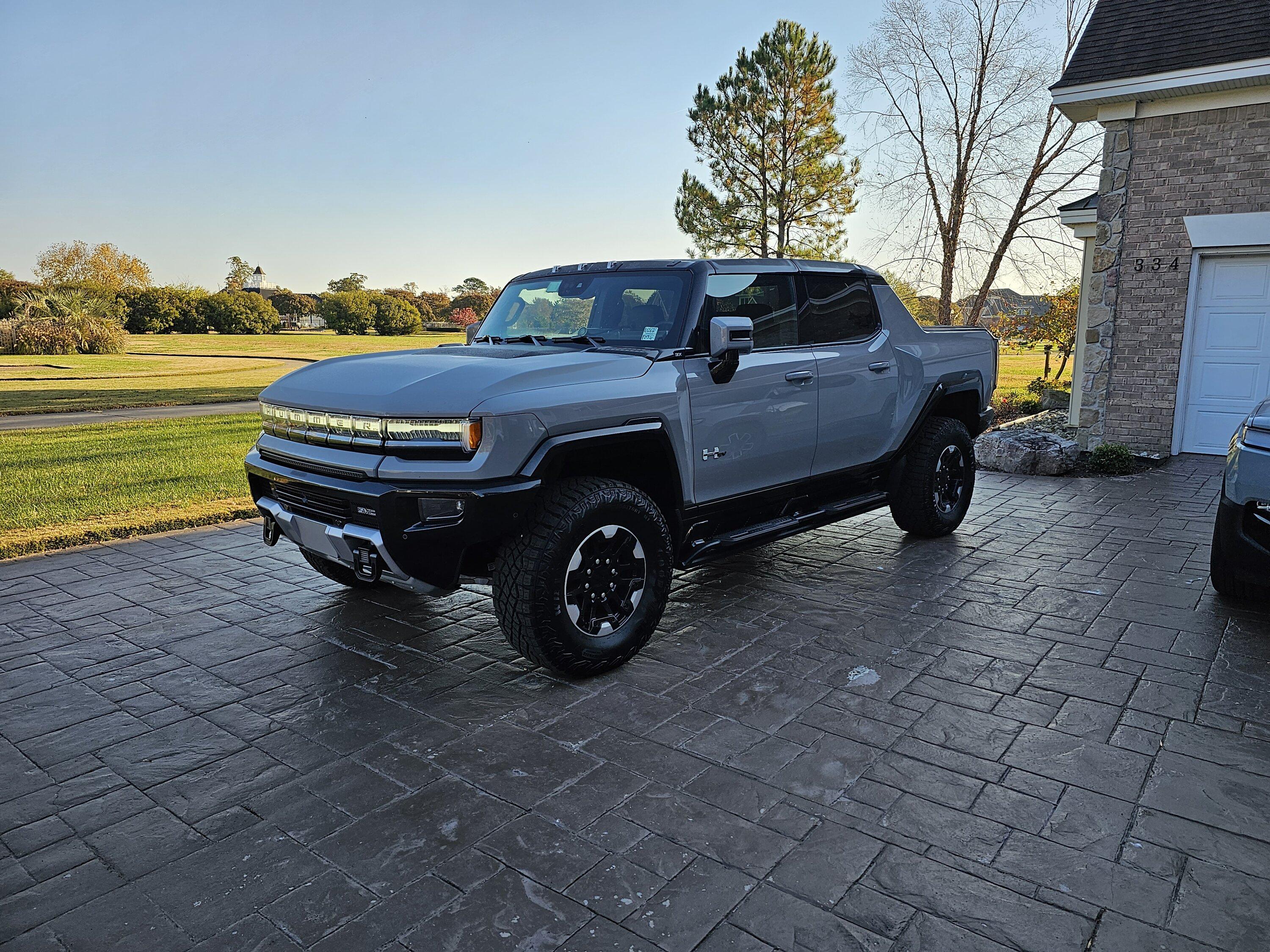 Rivian R1T R1S R1t replaced by Hummer EV 20231108_081045