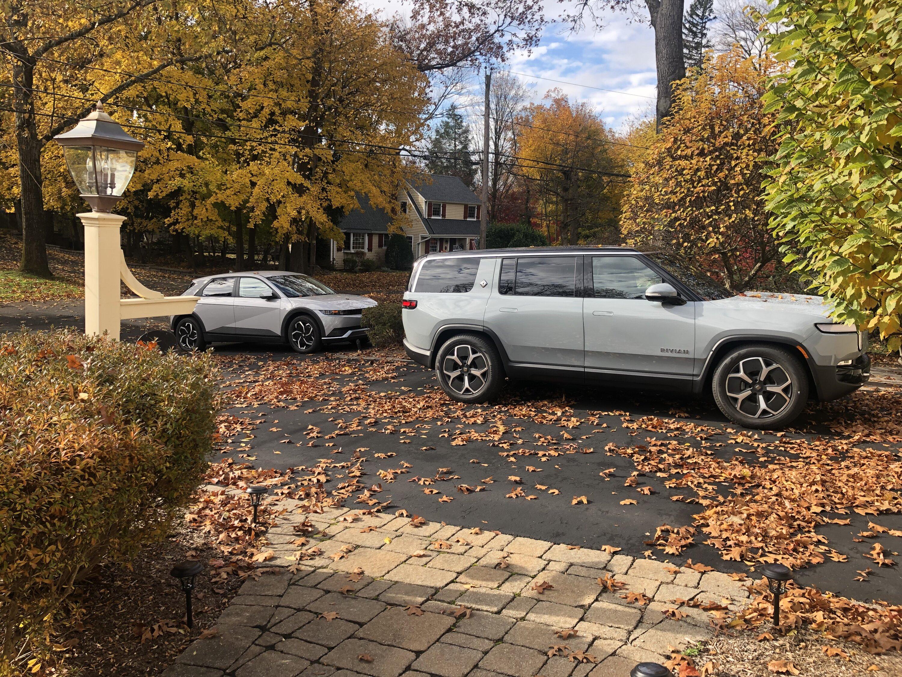 Rivian R1T R1S ? LIMESTONE R1S  Photos IMG_9312