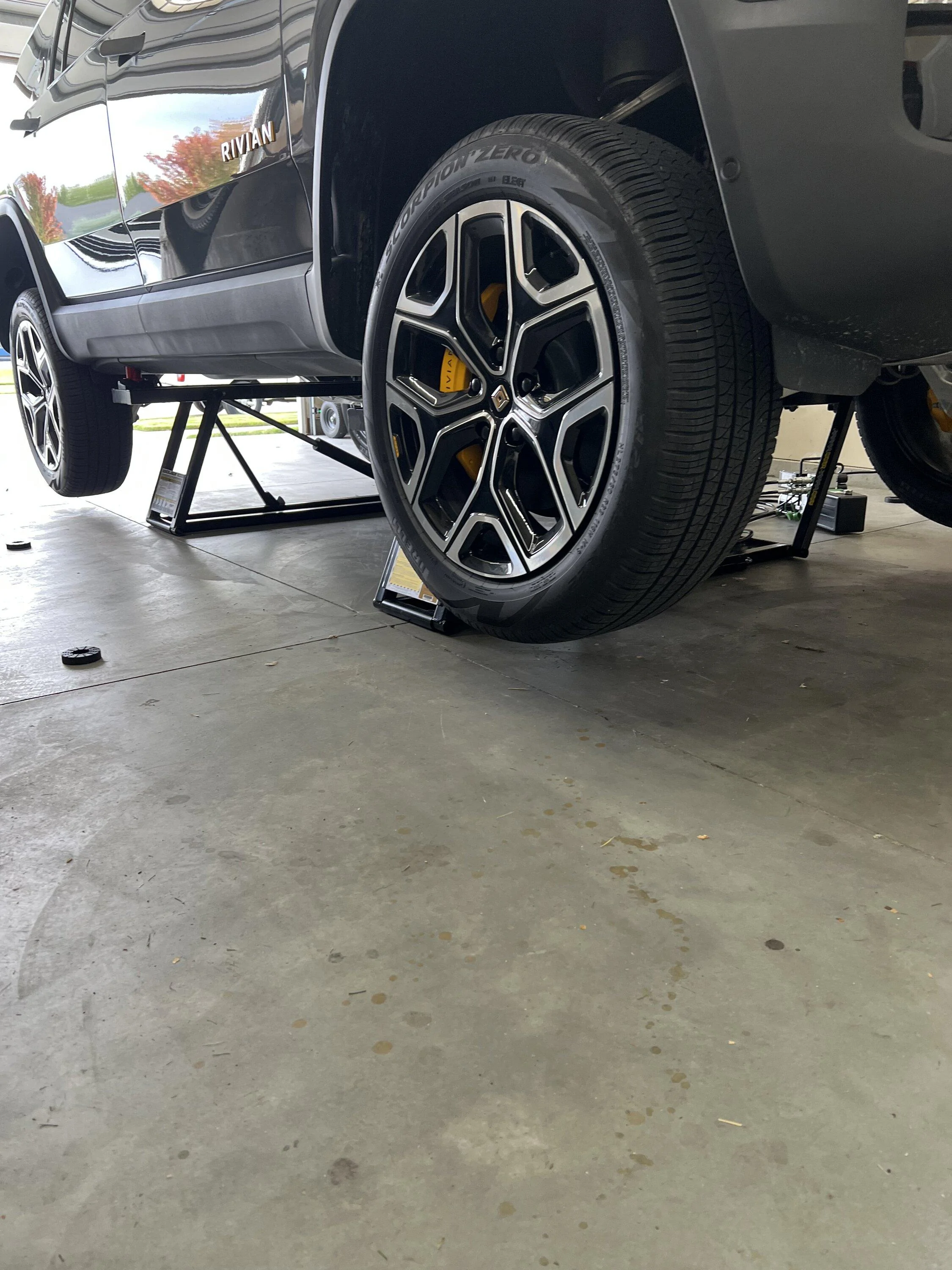 Rivian R1T R1S What jack should I use for tire rotations? IMG_3532