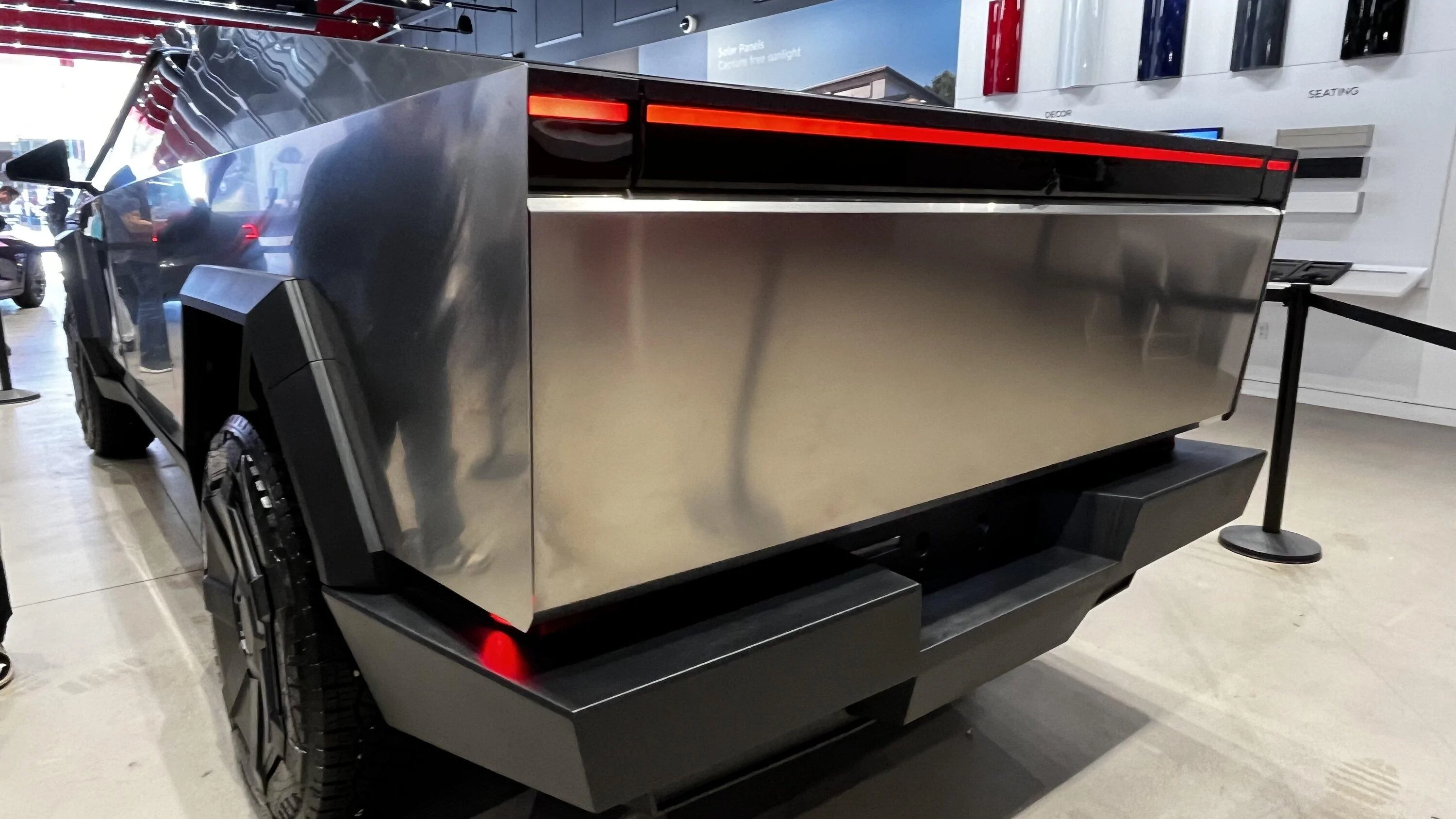 Rivian R1T R1S Saw CT in UTC Tesla Store IMG_1964