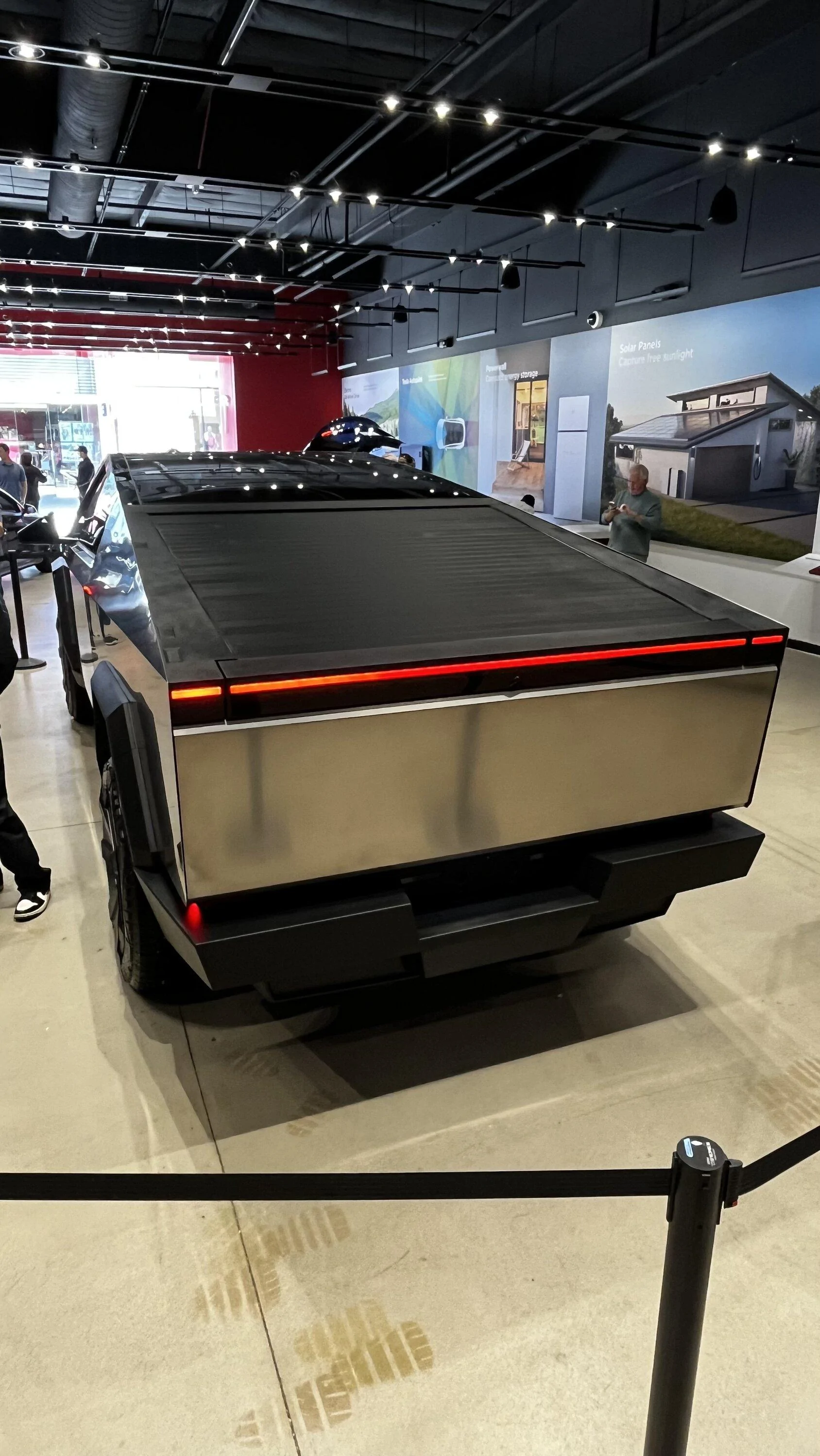 Rivian R1T R1S Saw CT in UTC Tesla Store IMG_1963
