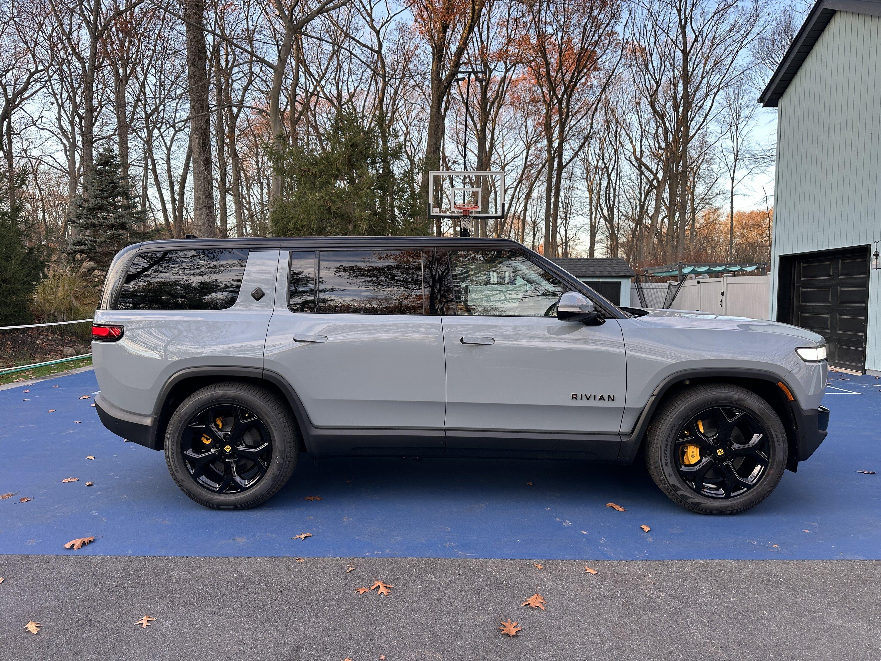 Rivian R1T R1S ? LIMESTONE R1S  Photos IMG_8437.JPG