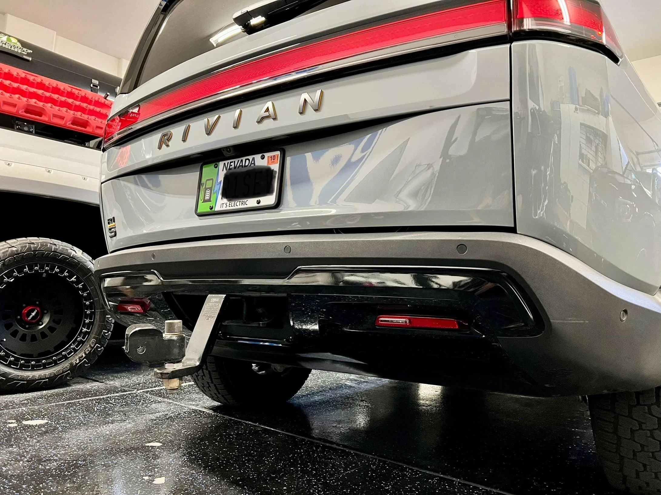 Rivian R1T R1S Anyone remove the chrome trim on the R1S? IMG_5770