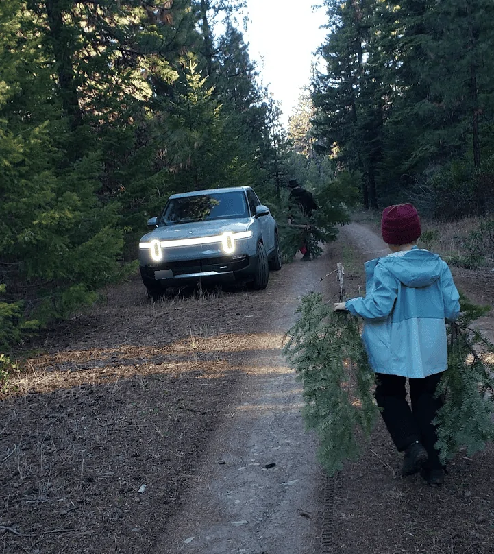Rivian R1T R1S The Bike Tailgate Pad makes a perfect Christmas Tree transporter - Our day trip in the mountains 1701051173175