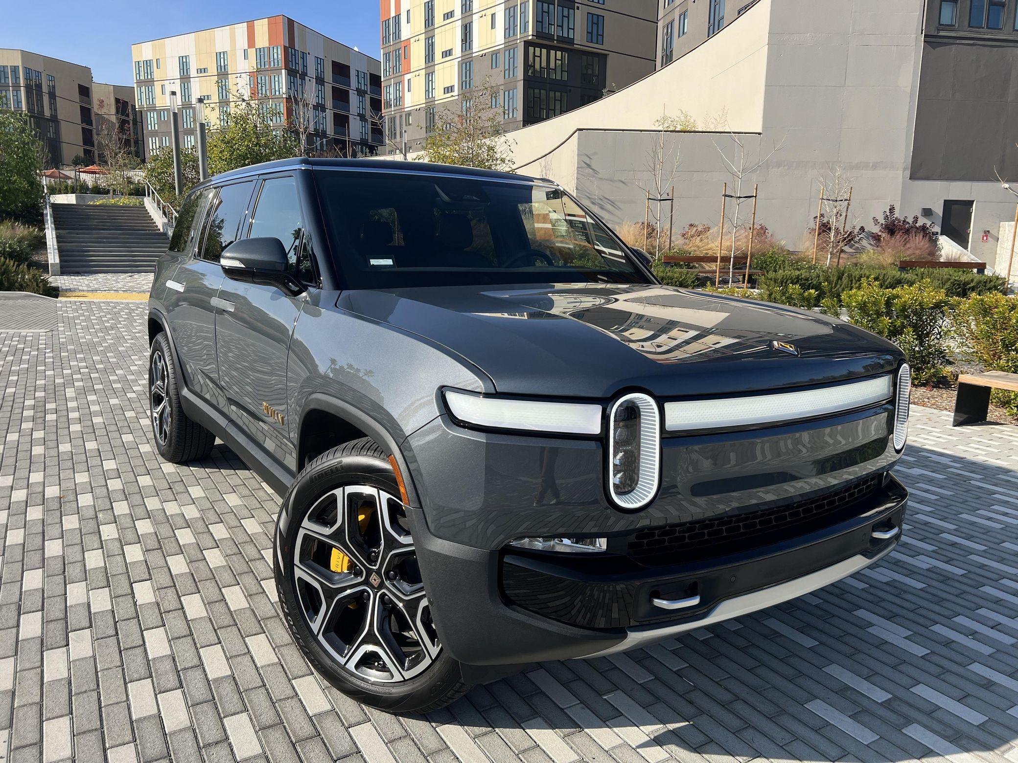 Rivian R1T R1S ElCap Granite color r1s_ecg6