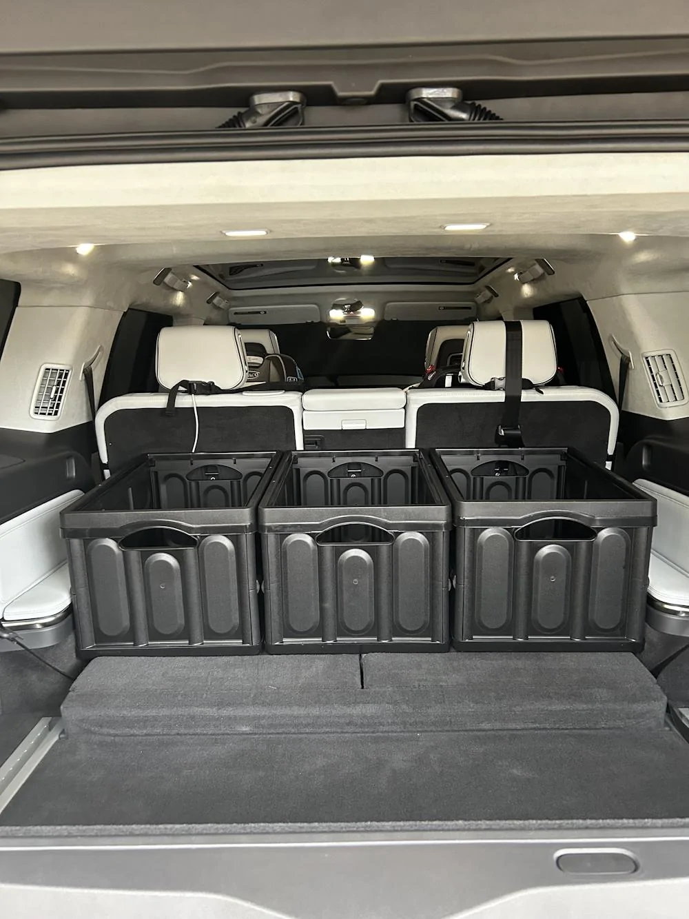 Rivian R1T R1S ATL_R1S Midnight Black Build IMG_1251