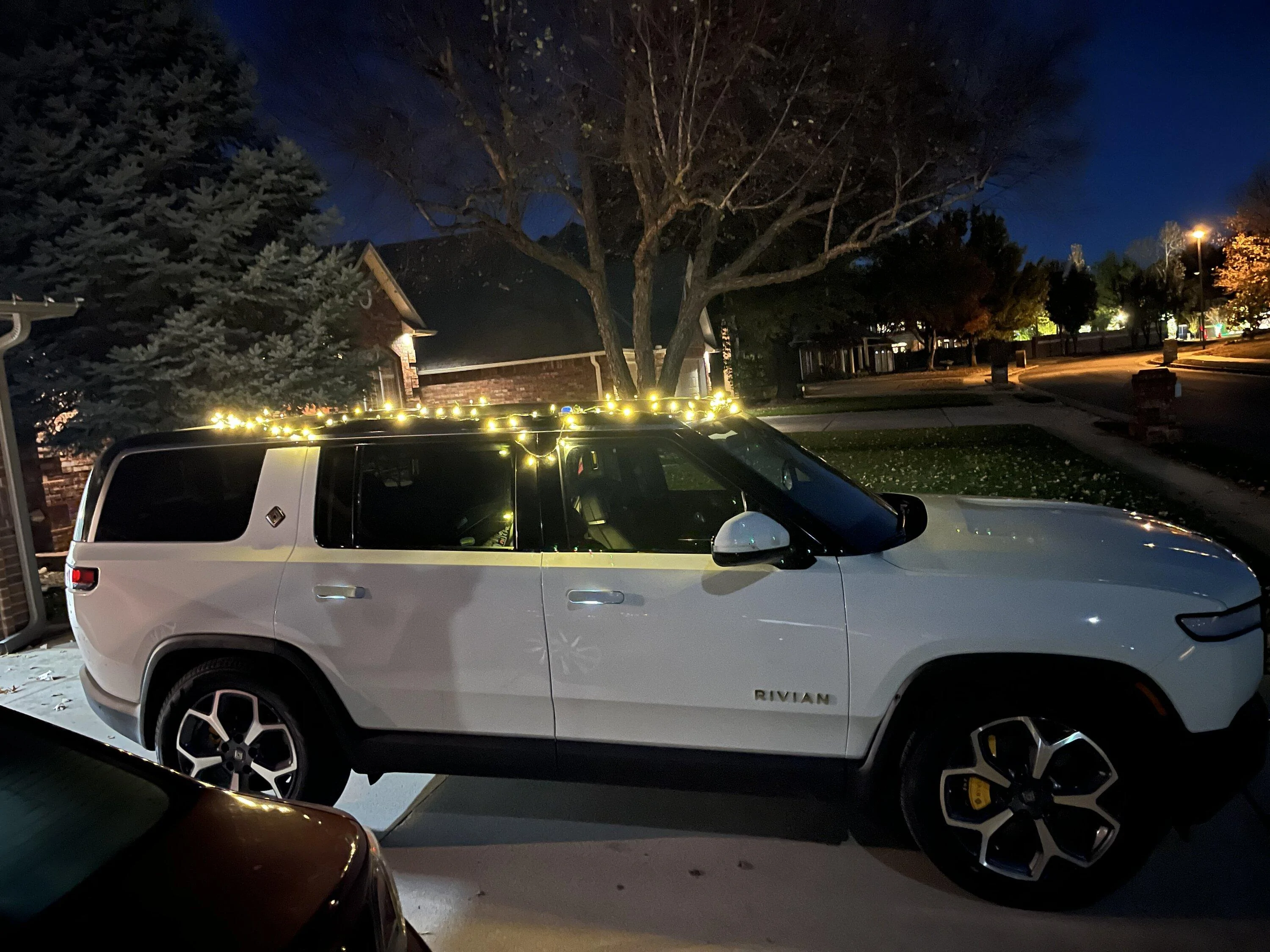 Rivian R1T R1S Christmas Decorations for R1S? IMG_3206