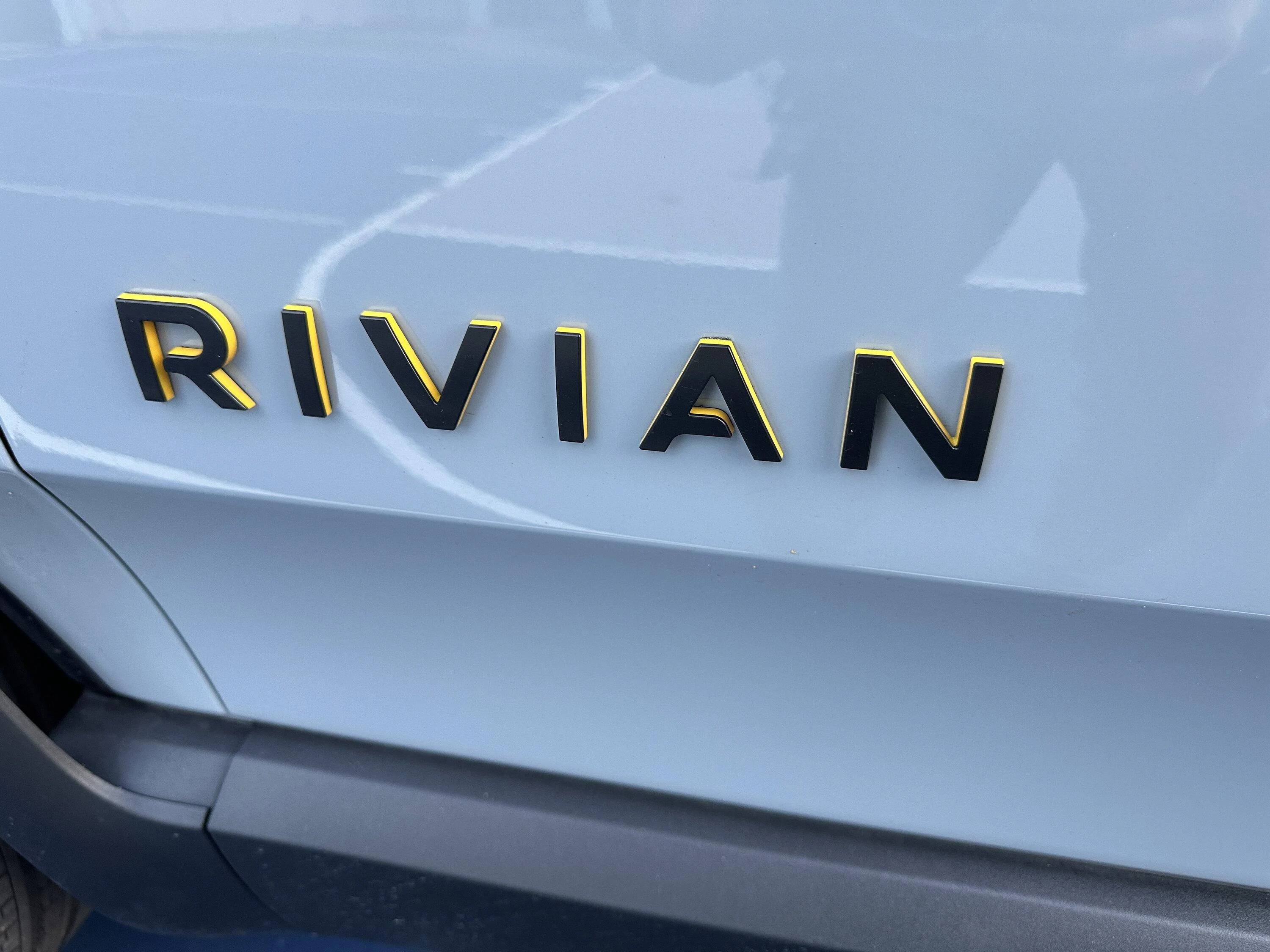 Rivian R1T R1S Calipers not yellow? IMG_8442