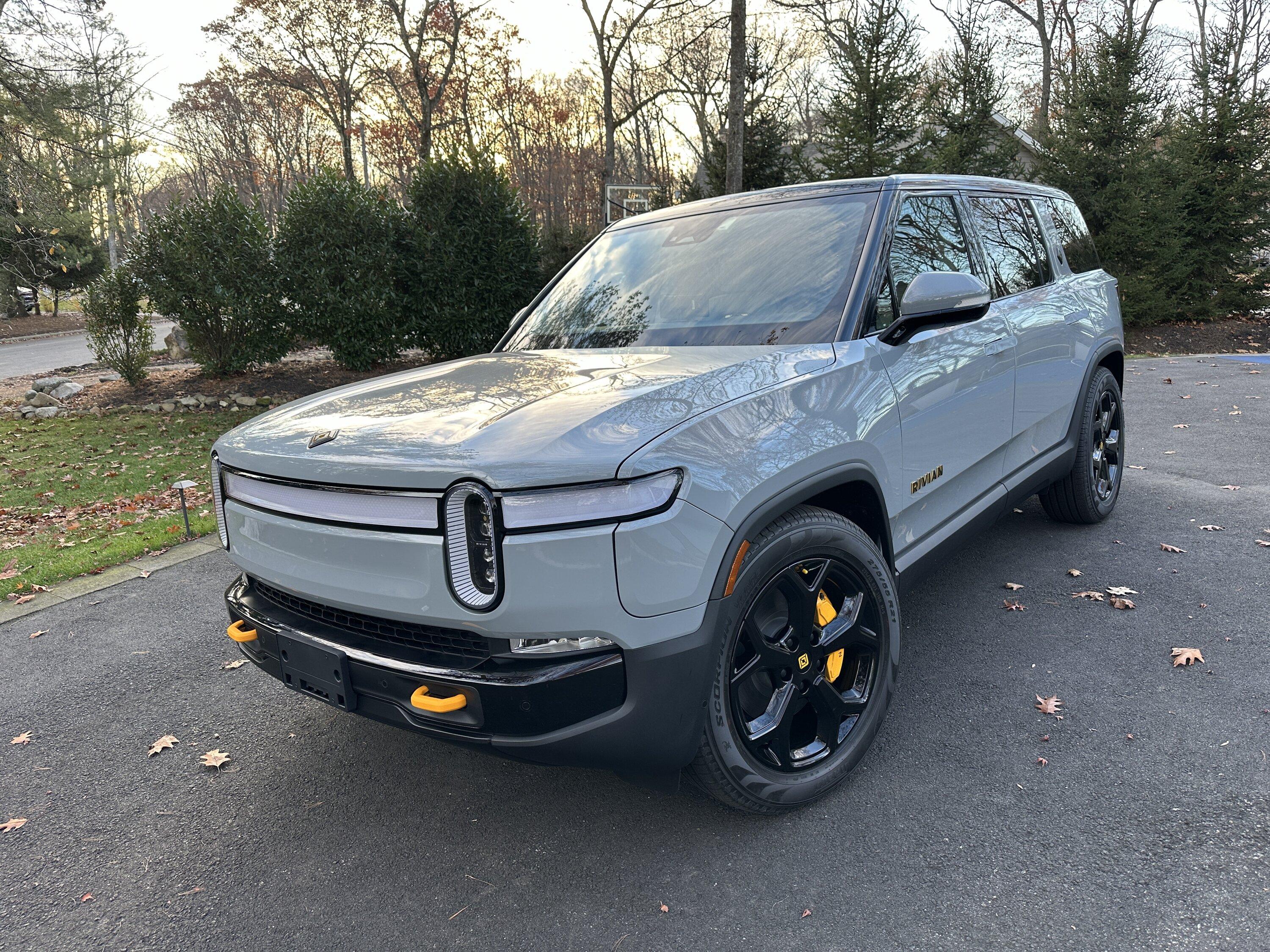 Rivian R1T R1S Calipers not yellow? IMG_8431