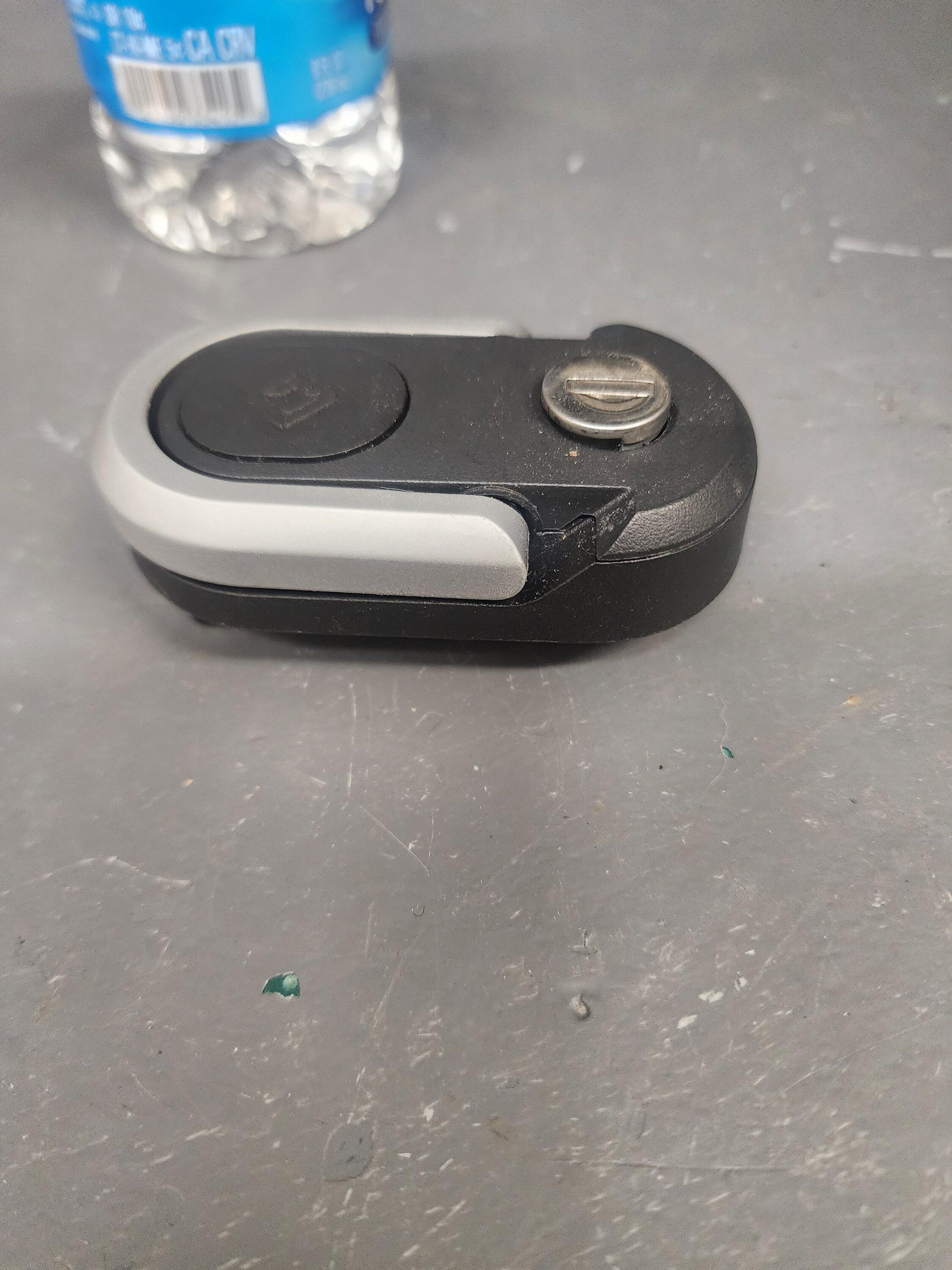 Rivian R1T R1S R1S Tie Down Anchors - Locking holes 20231129_063741