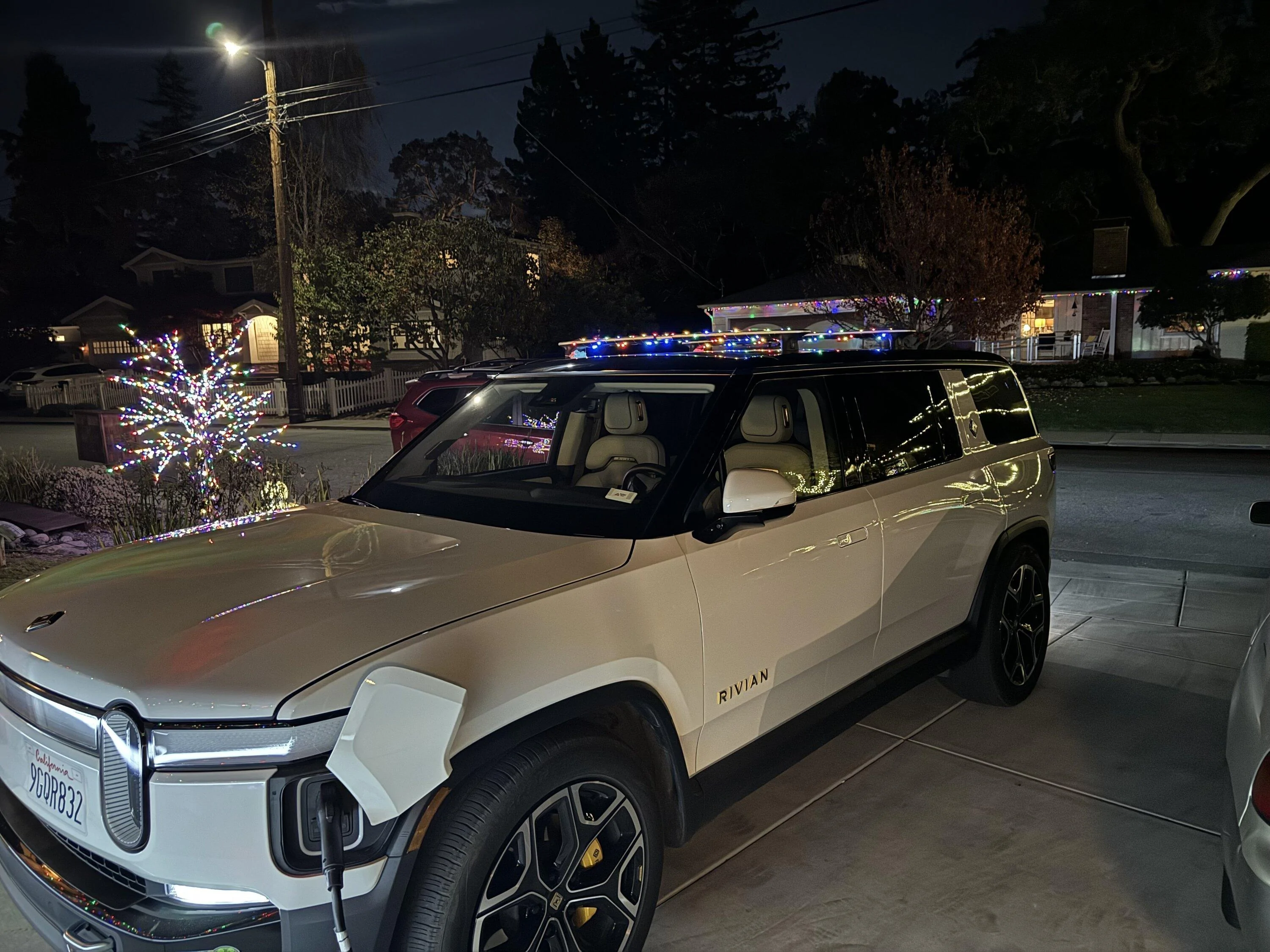 Rivian R1T R1S Christmas Decorations for R1S? IMG_8610