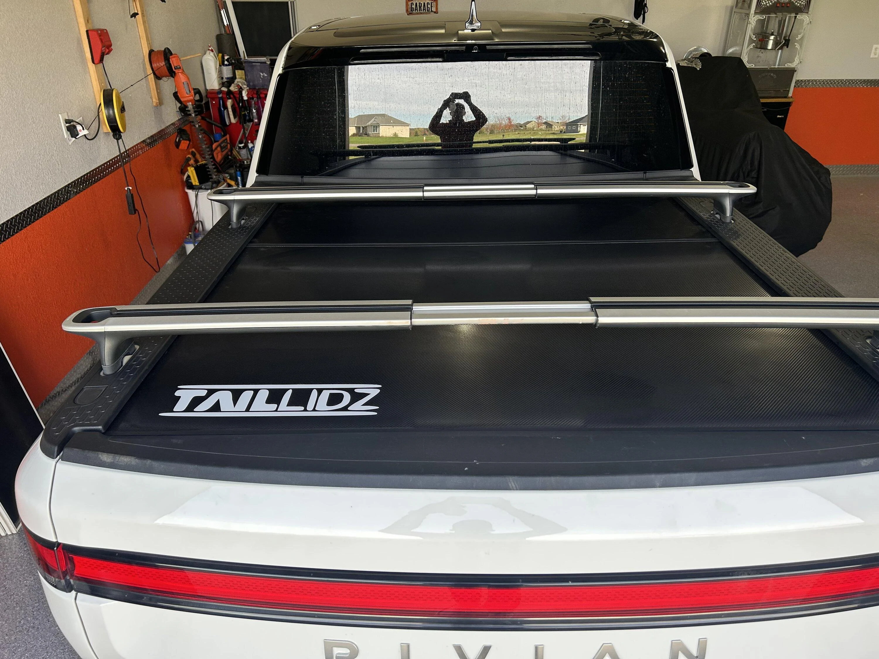 Rivian R1T R1S Aftermarket Rivian R1T Tonneau Cover by Tail Lidz IMG_1098