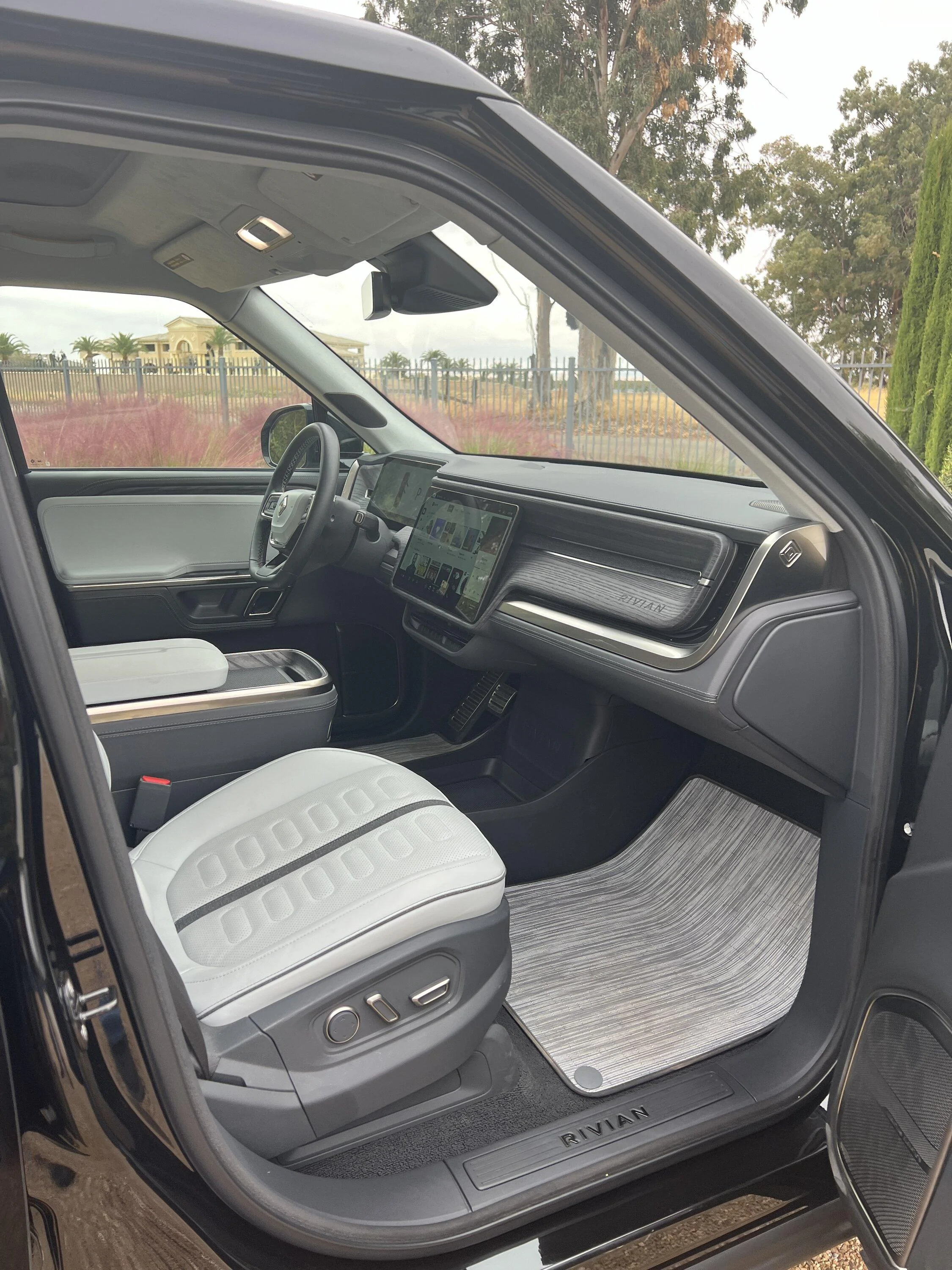 Rivian R1T R1S 2022 R1T Adventure Package-  $72,000  -Midnight Exterior, Ocean Coast Interior Photo Oct 23 2023, 1 09 04 PM